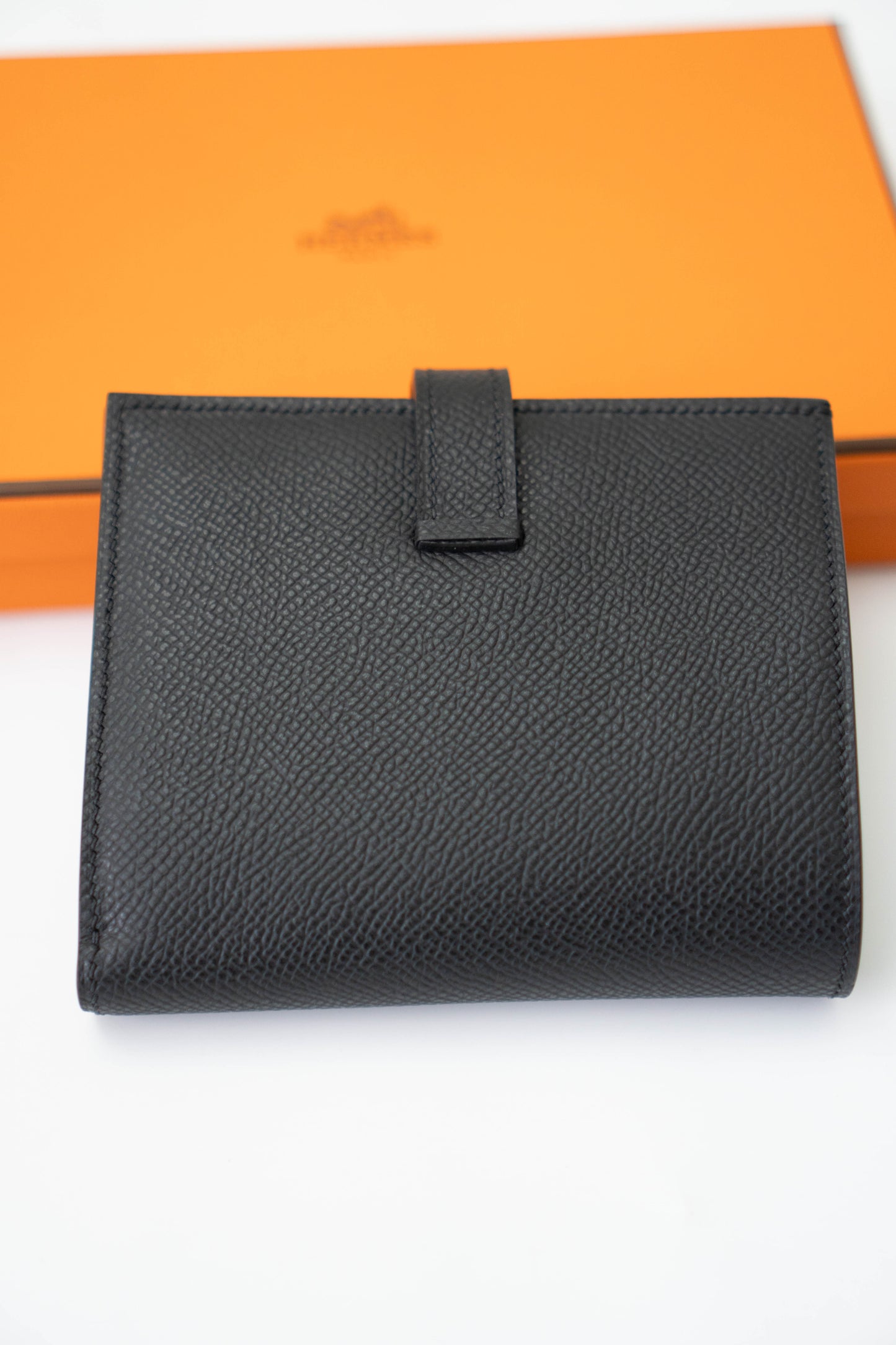 Bearn Compact Wallet – Black Epsom Leather with Gold Hardware
