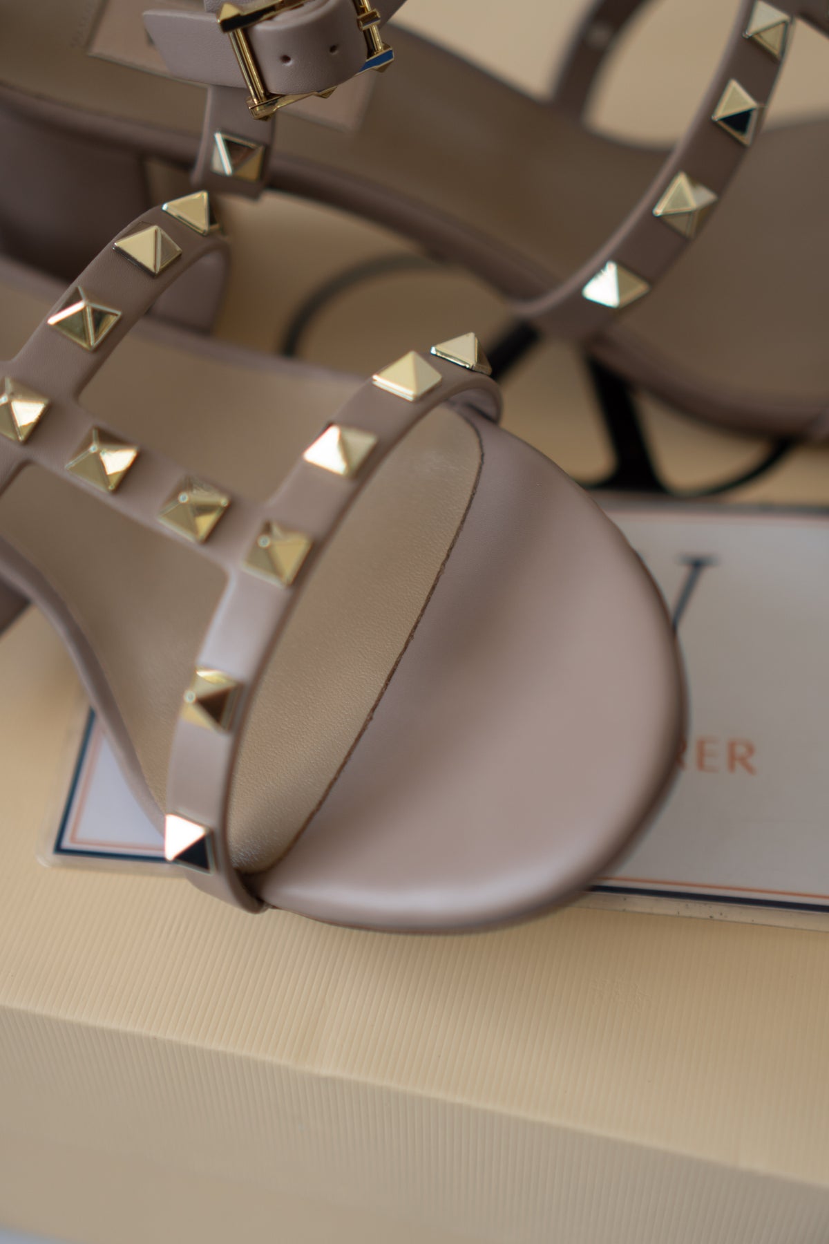 Rockstud Caged Block-Heel Sandals – Taupe / Warm Beige Leather