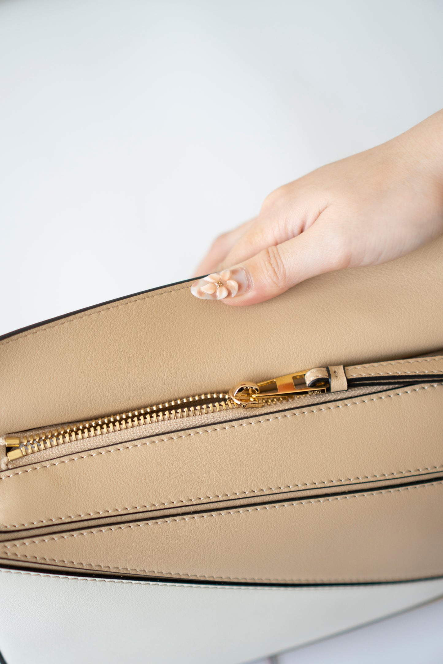 Small Puzzle Bag – Dusty Beige & Soft White