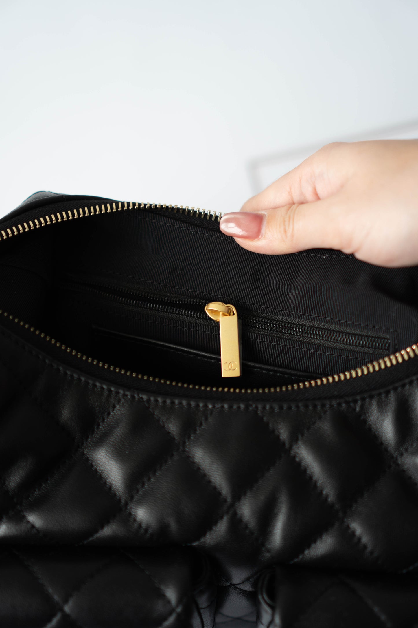 Trendy Pockets Hobo Bag – Black Lambskin (25C Cruise Collection)