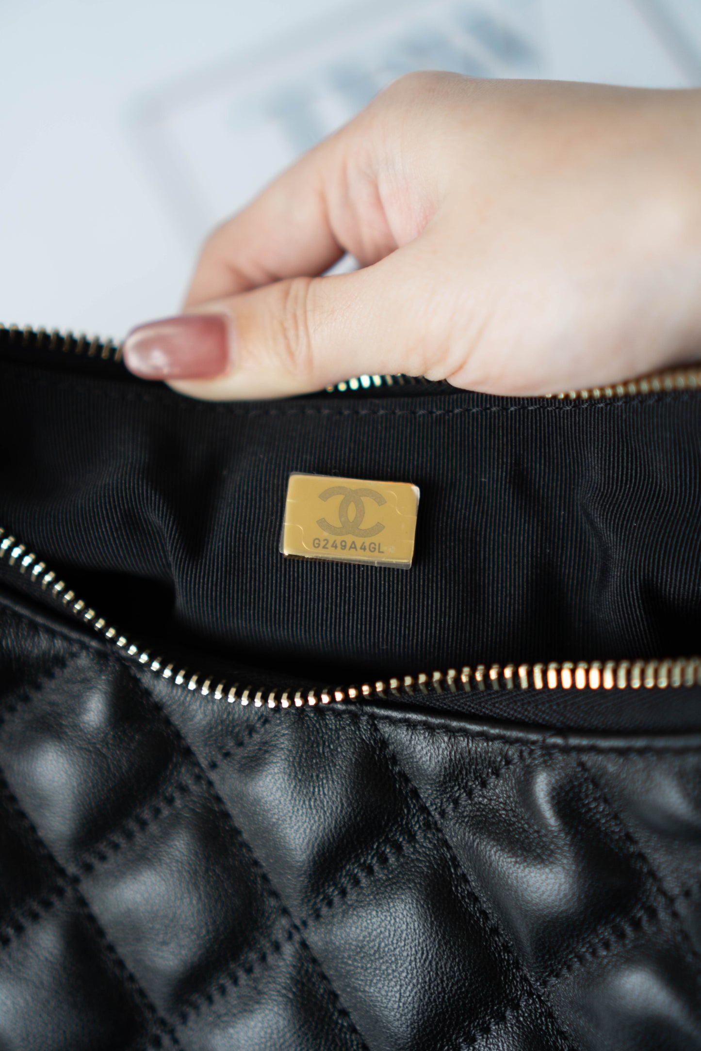 Trendy Pockets Hobo Bag – Black Lambskin (25C Cruise Collection)