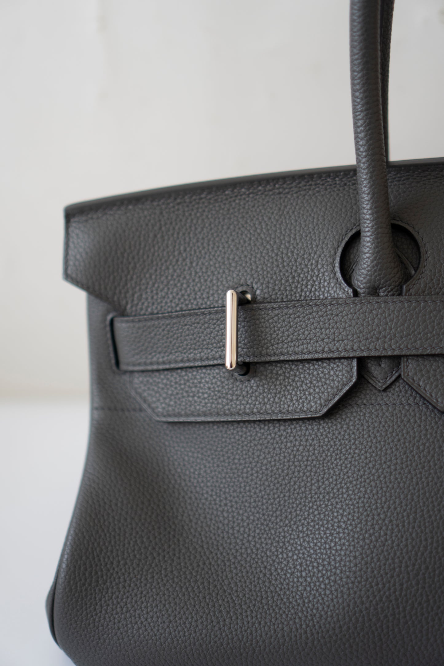 BK Shoulder Bag 42 – Graphite with Palladium Hardware (No Logo)
