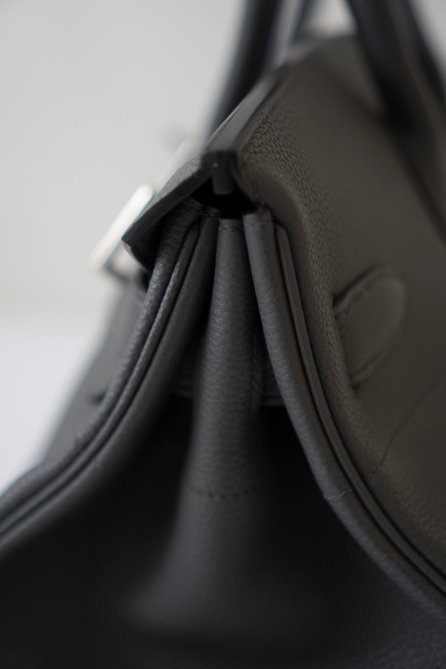 BK Shoulder Bag 42 – Graphite with Palladium Hardware (No Logo)
