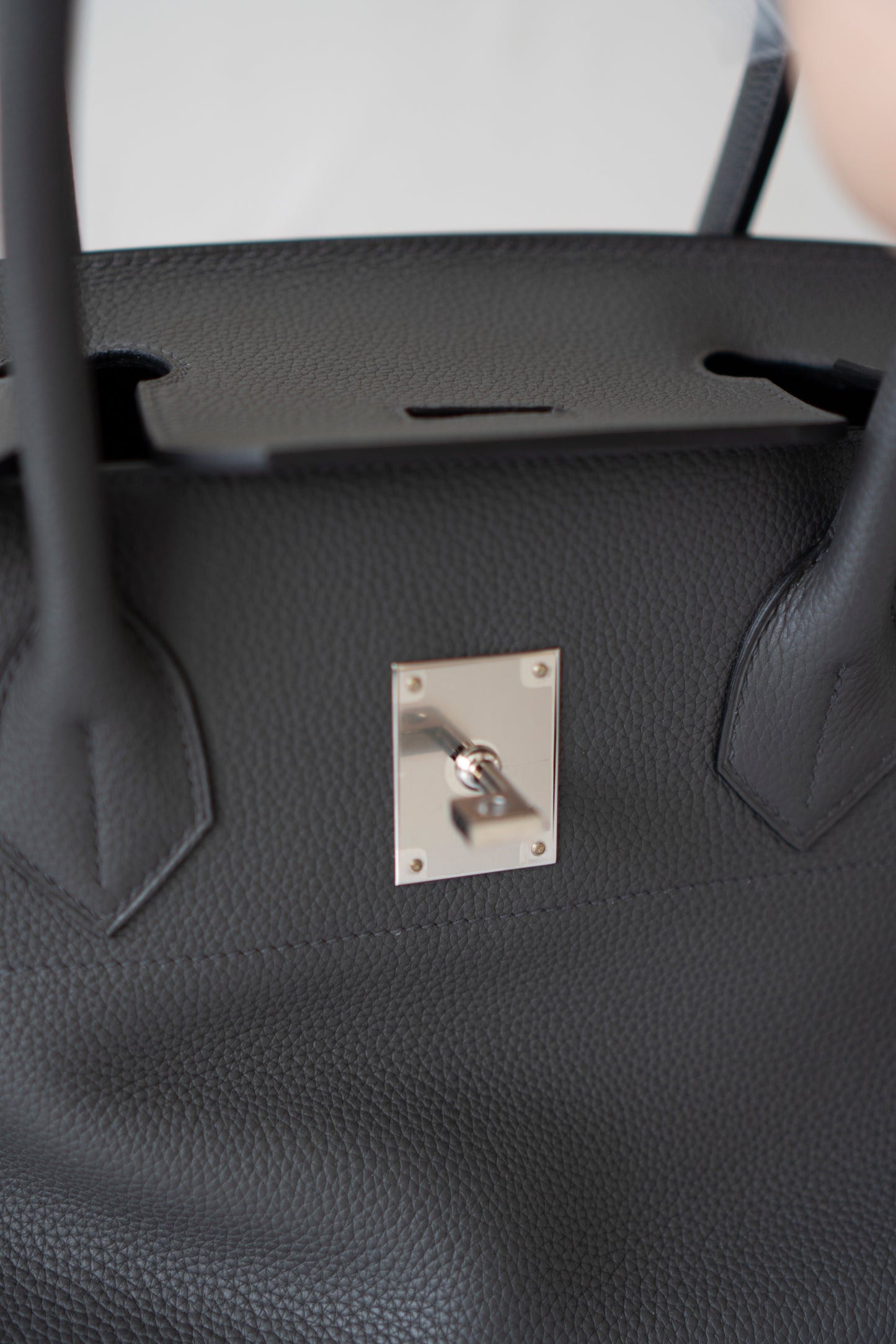 BK Shoulder Bag 42 – Graphite with Palladium Hardware (No Logo)