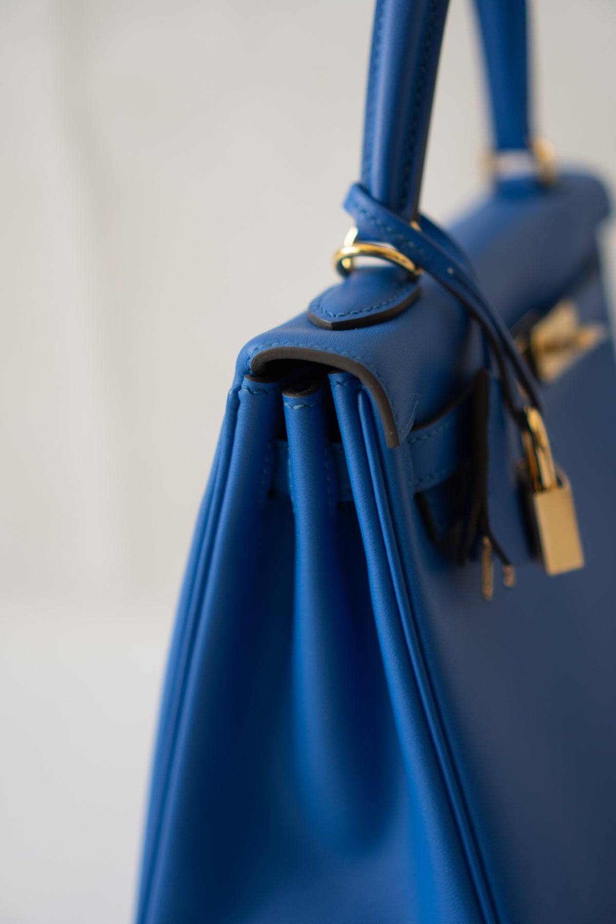 KL 25 Sellier – Blue France Swift Leather with Gold Hardware