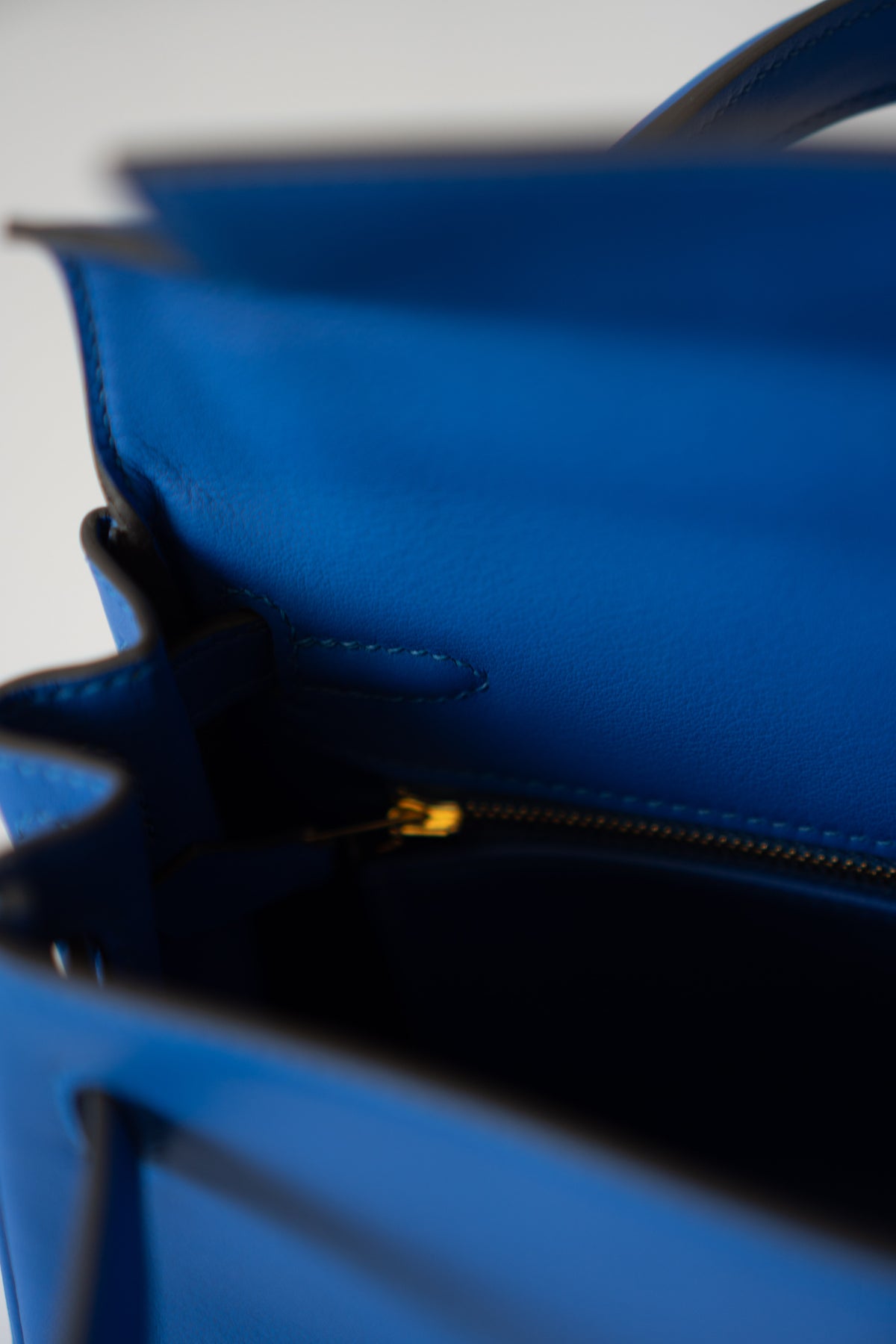 KL 25 Sellier – Blue France Swift Leather with Gold Hardware