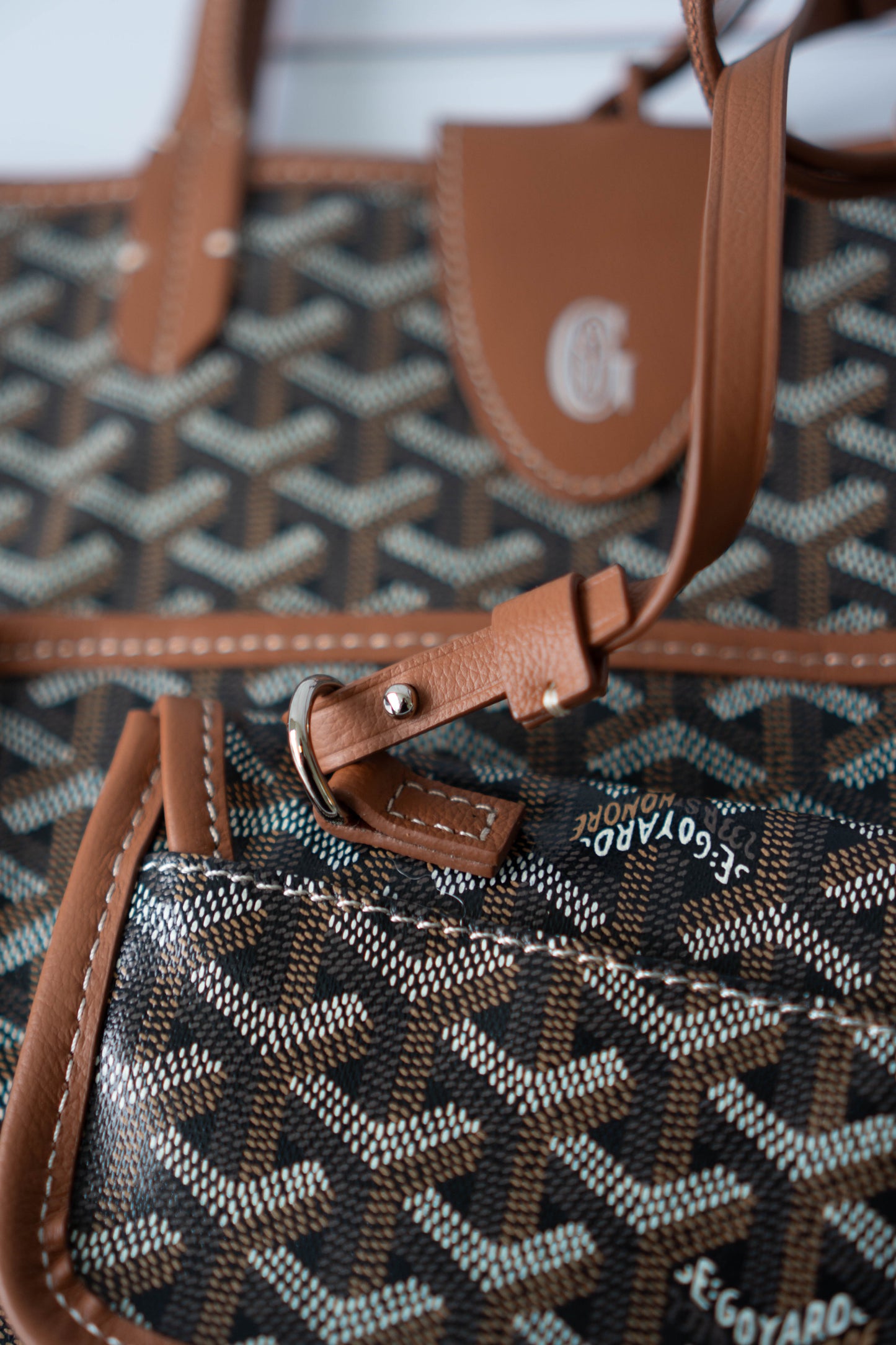 Mini Anjou – Black & Tan Goyrdine Canvas