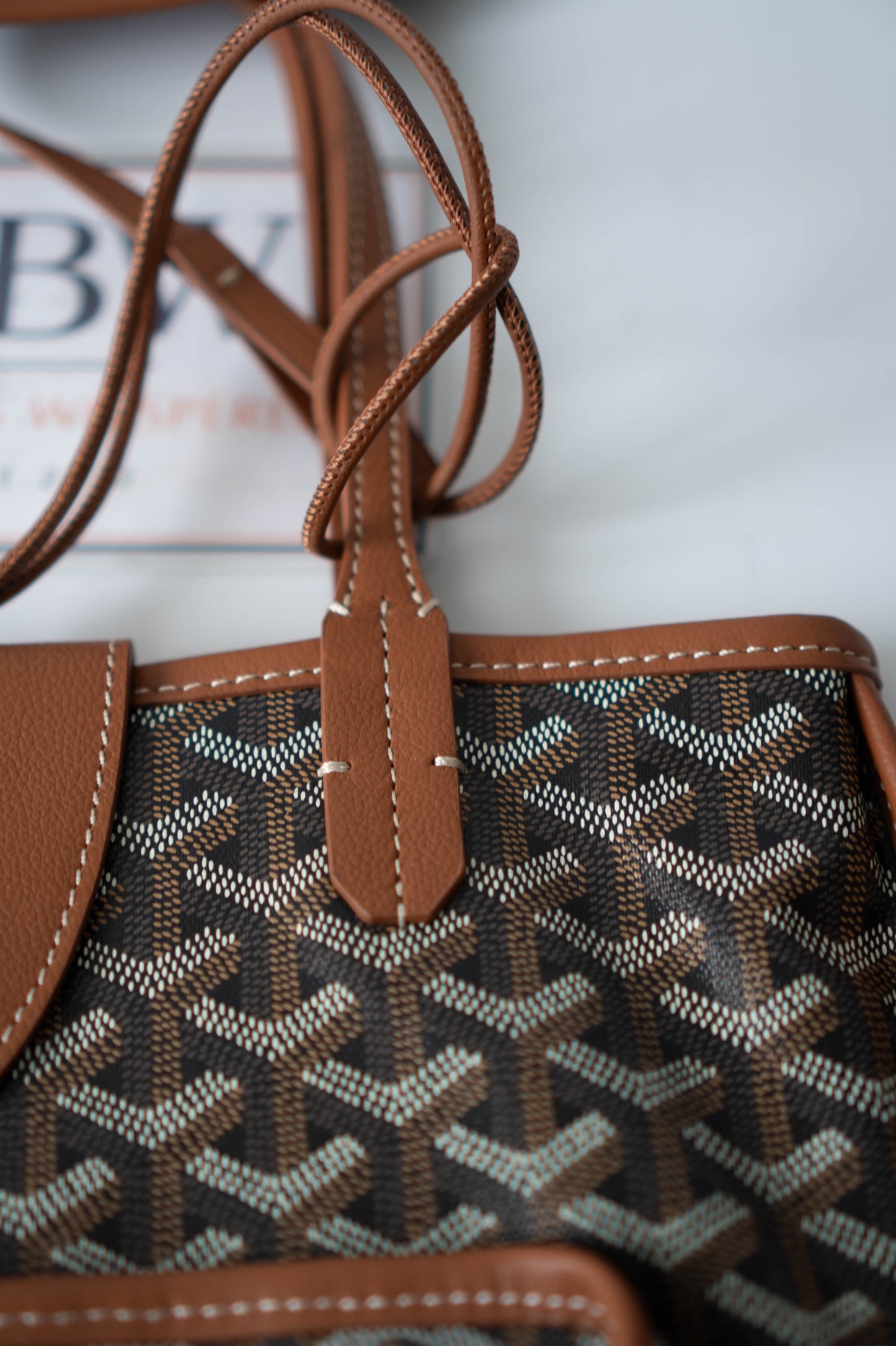 Mini Anjou – Black & Tan Goyrdine Canvas
