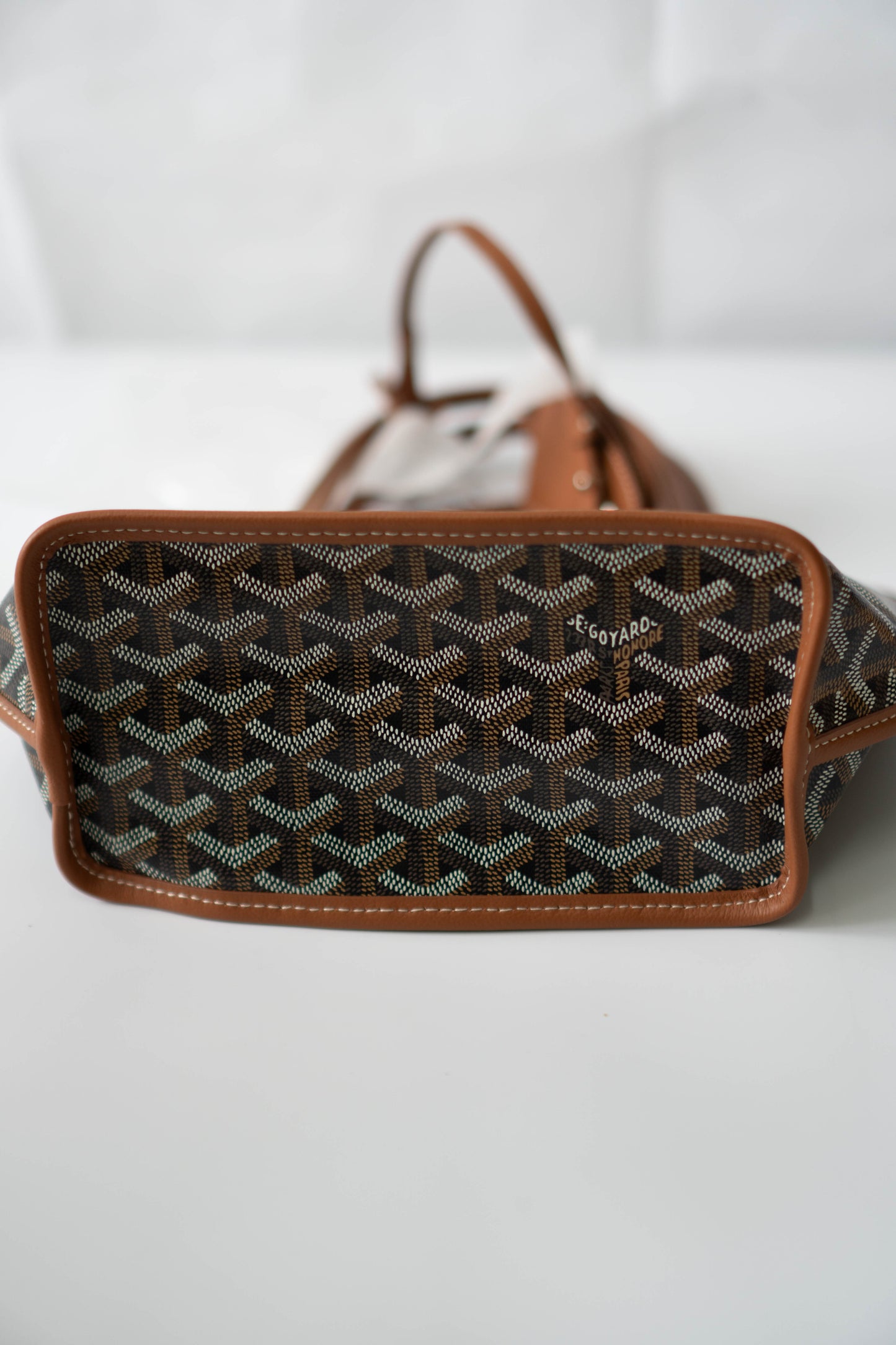 Mini Anjou – Black & Tan Goyrdine Canvas