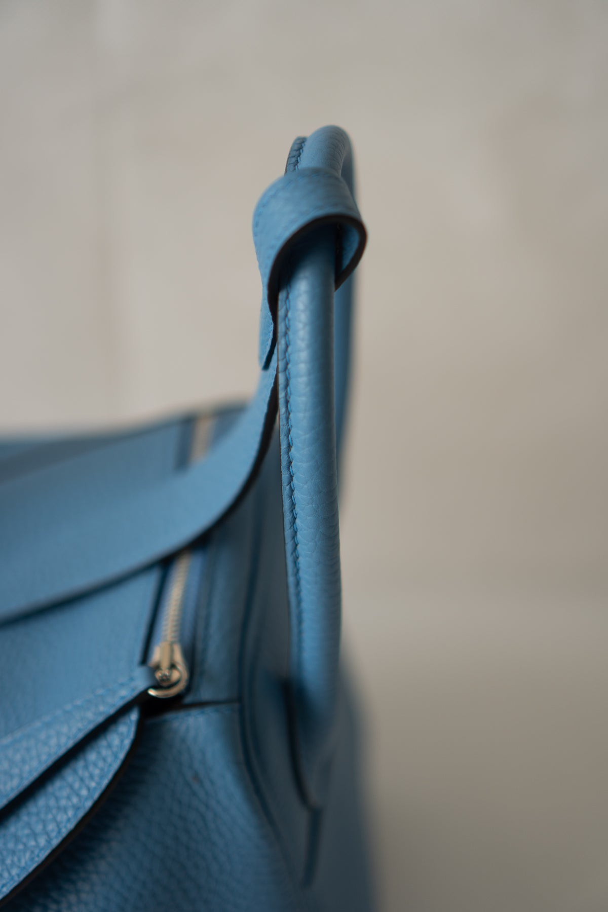 Lind 26 – Blue Paradis Clemence Leather with Palladium Hardware