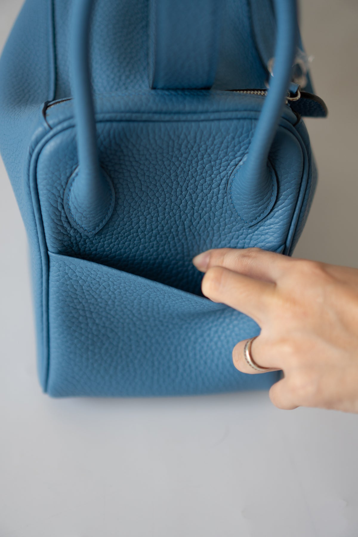 Lind 26 – Blue Paradis Clemence Leather with Palladium Hardware