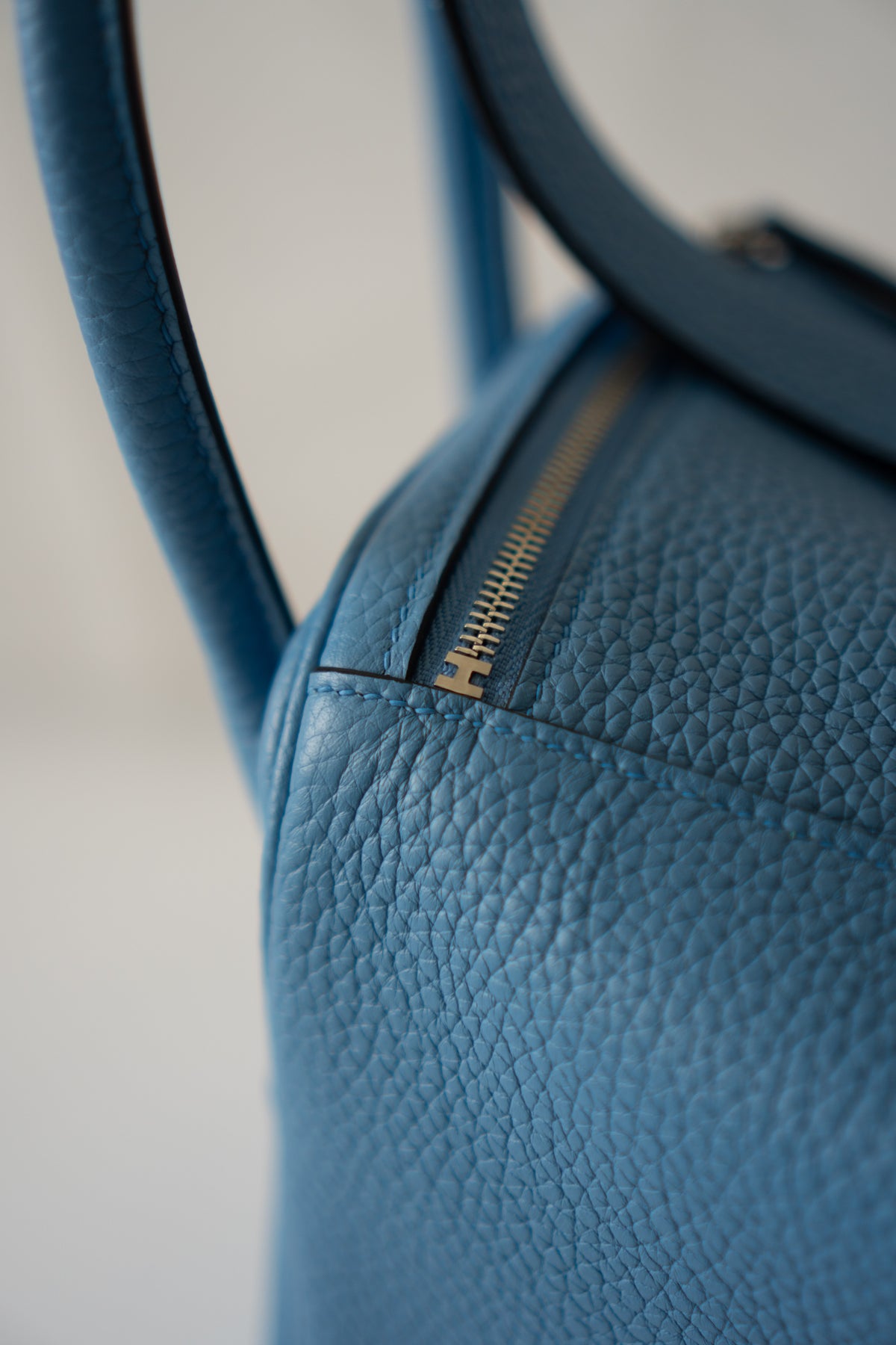 Lind 26 – Blue Paradis Clemence Leather with Palladium Hardware