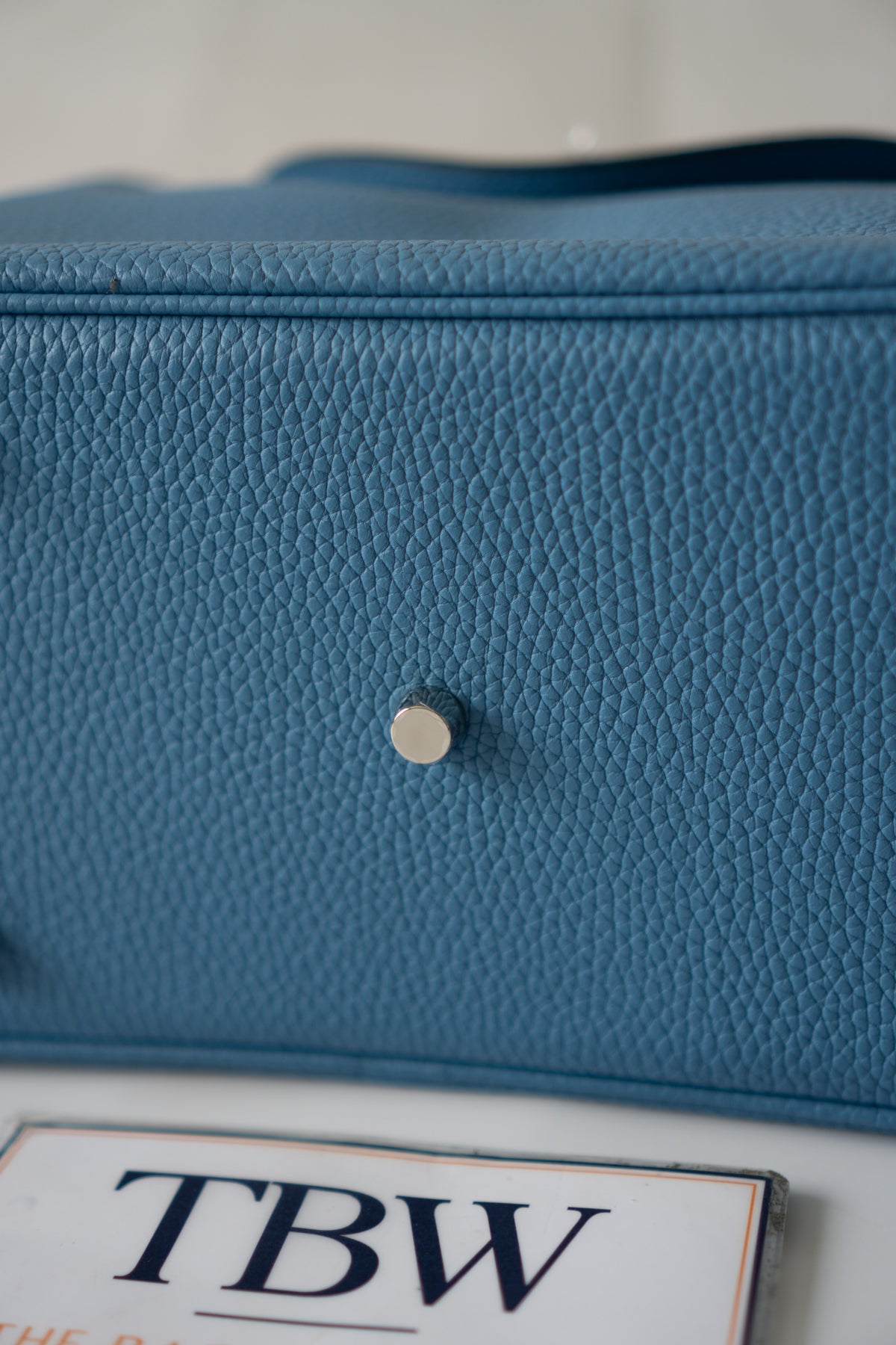 Lind 26 – Blue Paradis Clemence Leather with Palladium Hardware