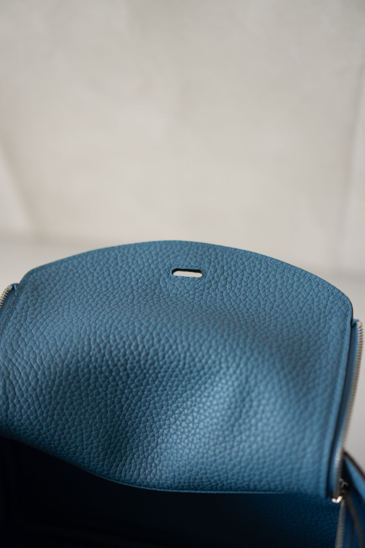 Lind 26 – Blue Paradis Clemence Leather with Palladium Hardware