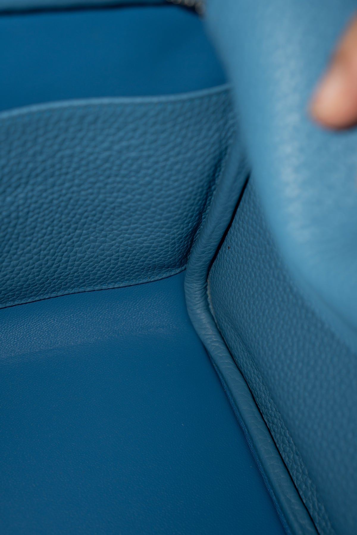 Lind 26 – Blue Paradis Clemence Leather with Palladium Hardware
