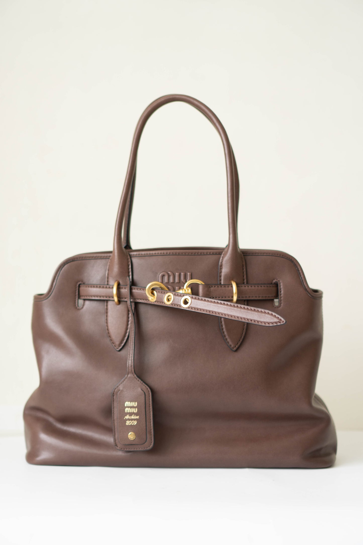 Aventure Top Handle Tote – Brown Nappa Leather with Gold Hardware