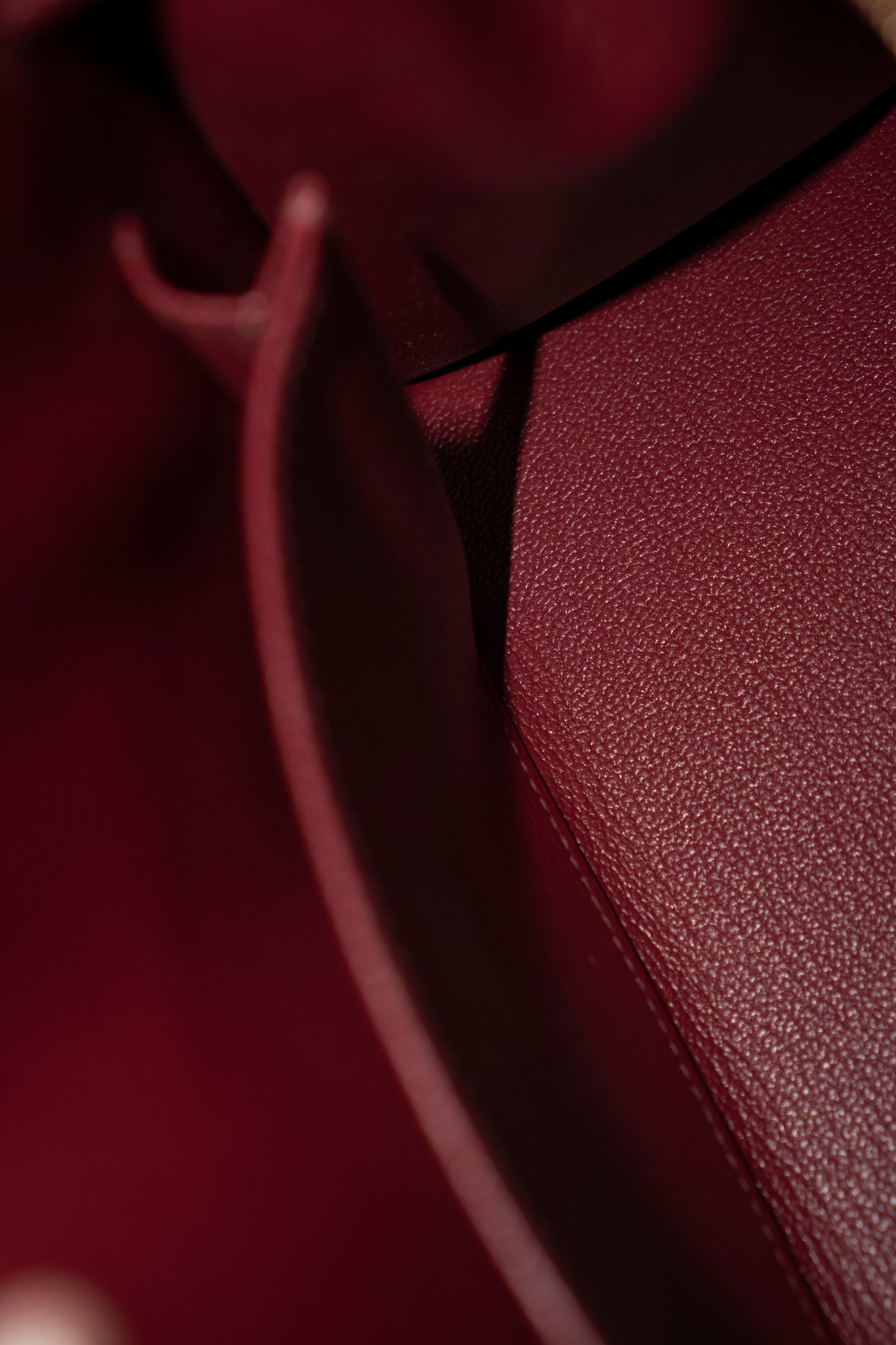 KL 25 – Rouge H Box Leather with Gold Hardware