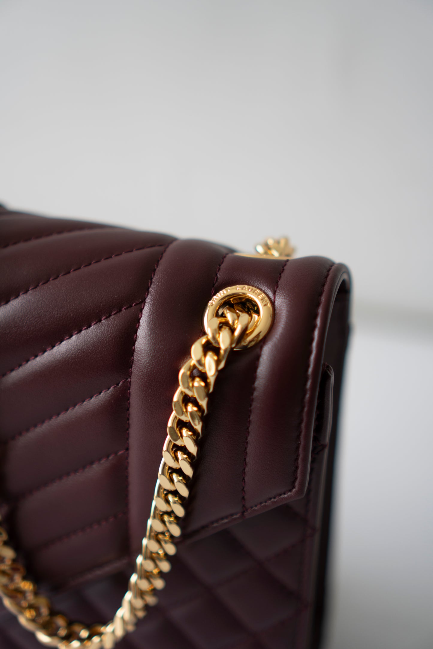 Envelope Medium – Burgundy Lambskin with Gold Hardware