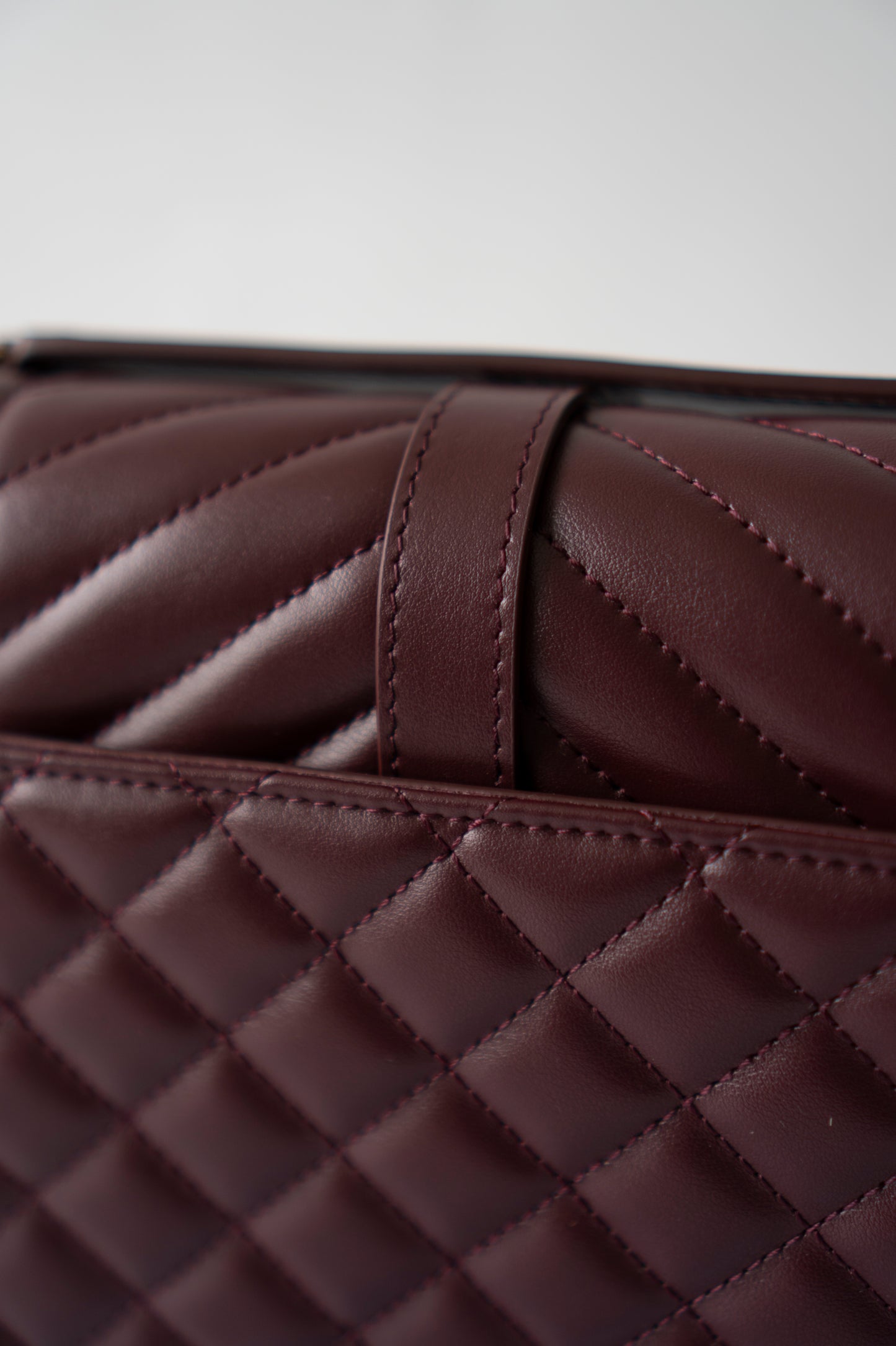 Envelope Medium – Burgundy Lambskin with Gold Hardware