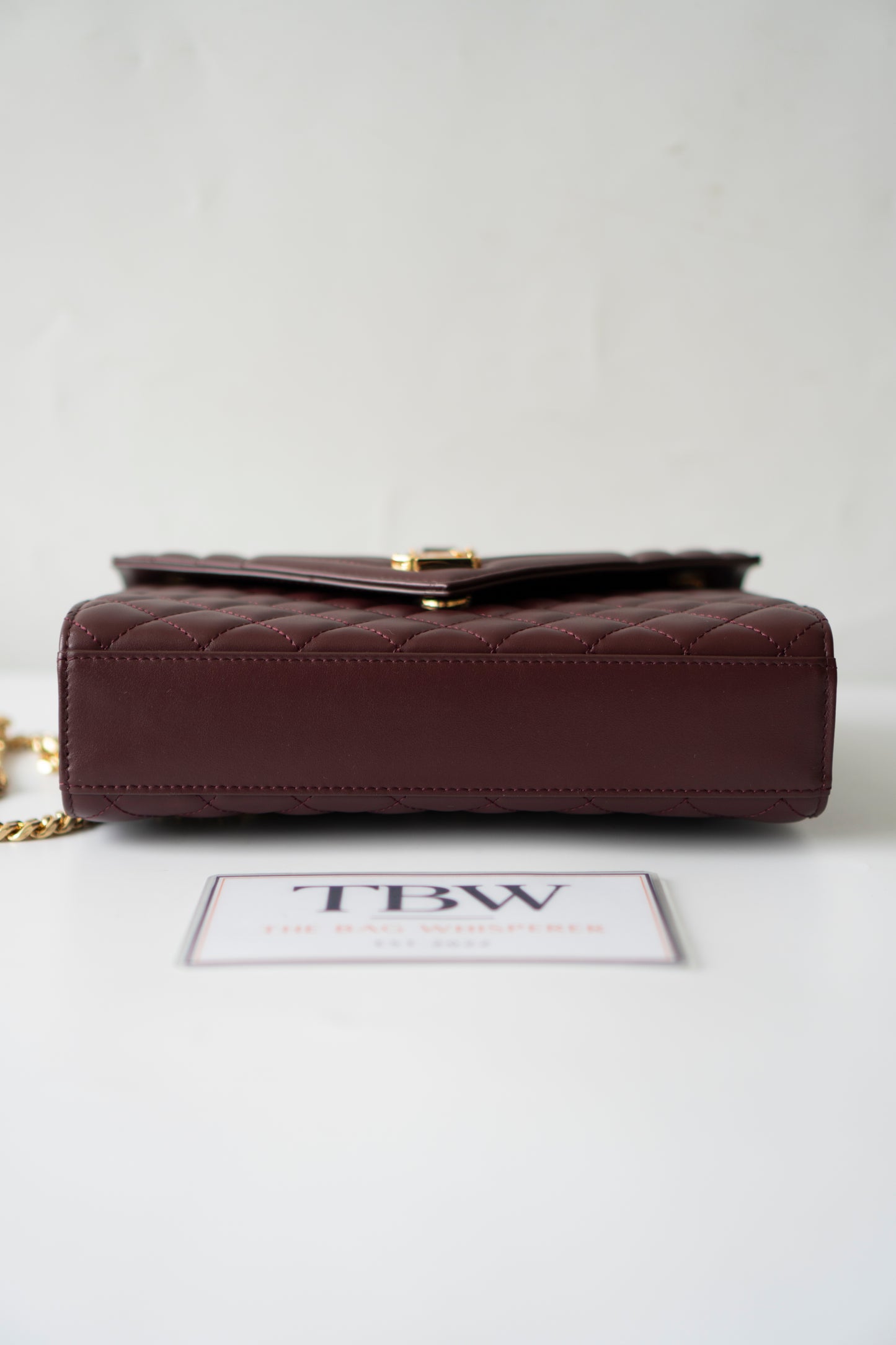 Envelope Medium – Burgundy Lambskin with Gold Hardware