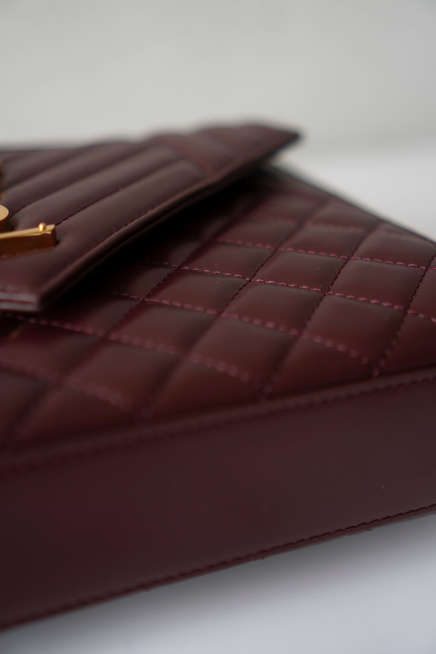 Envelope Medium – Burgundy Lambskin with Gold Hardware