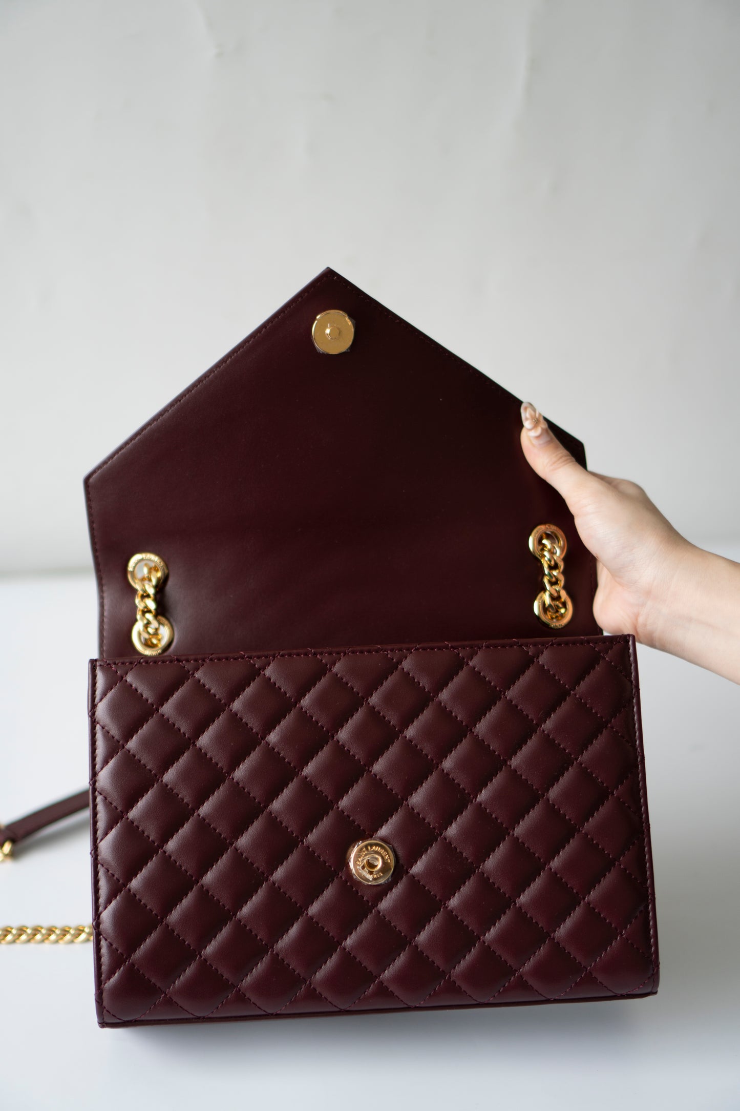 Envelope Medium – Burgundy Lambskin with Gold Hardware