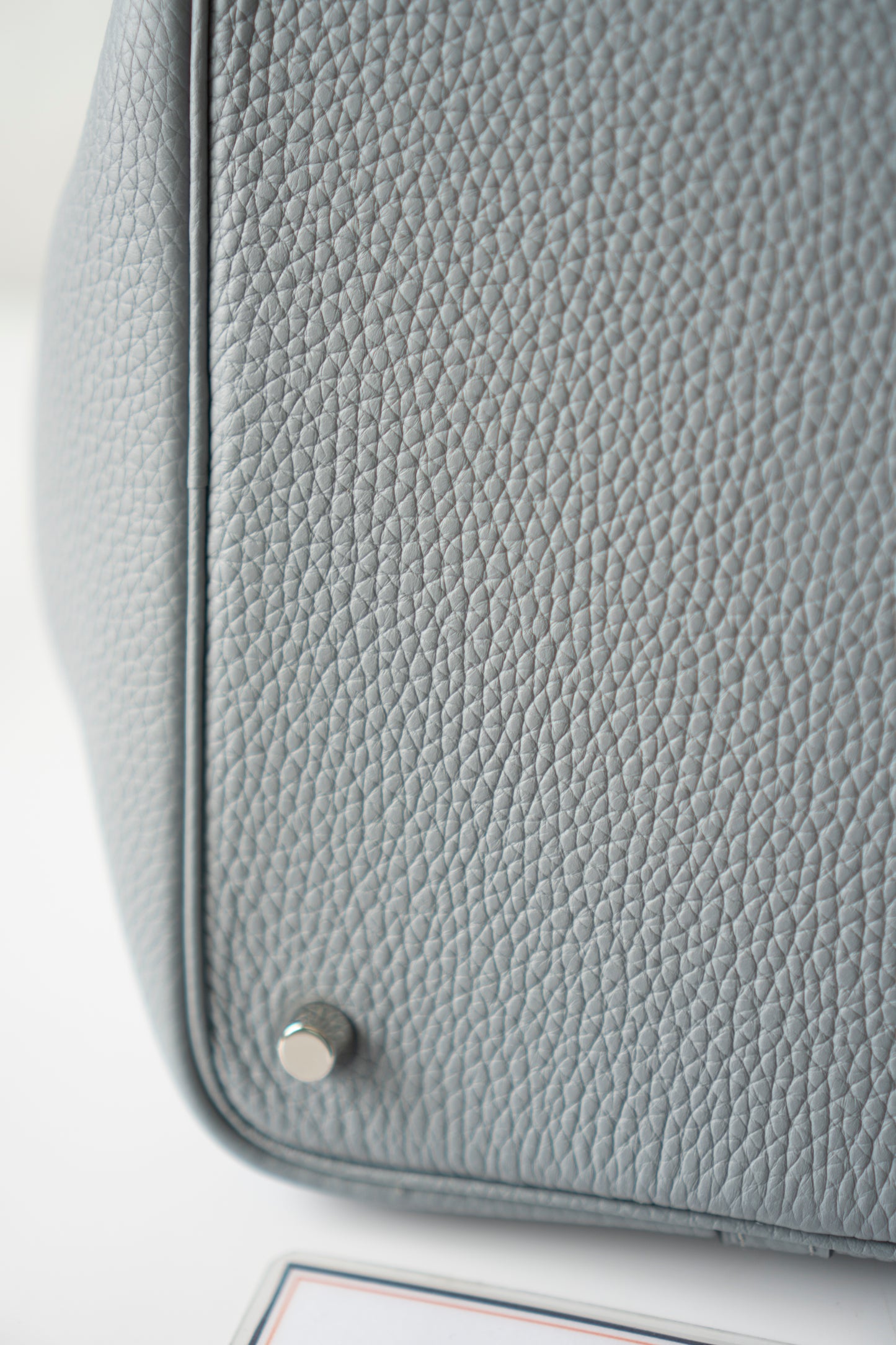 Pico 22 – Gris Pantin Clemence Leather with Palladium Hardware