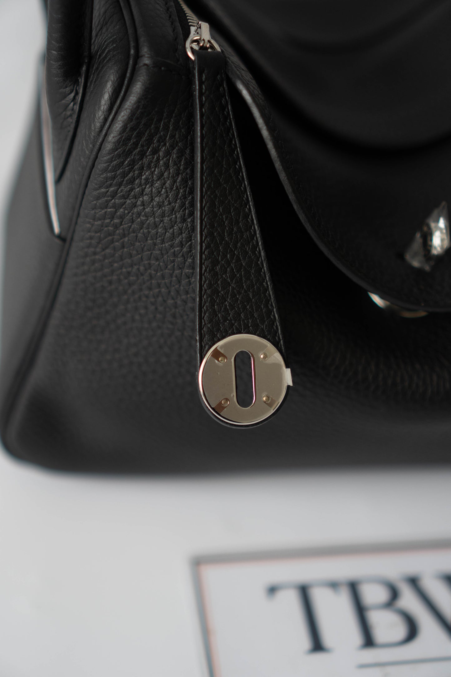 Lind 26 – Noir Clemence with Palladium Hardware