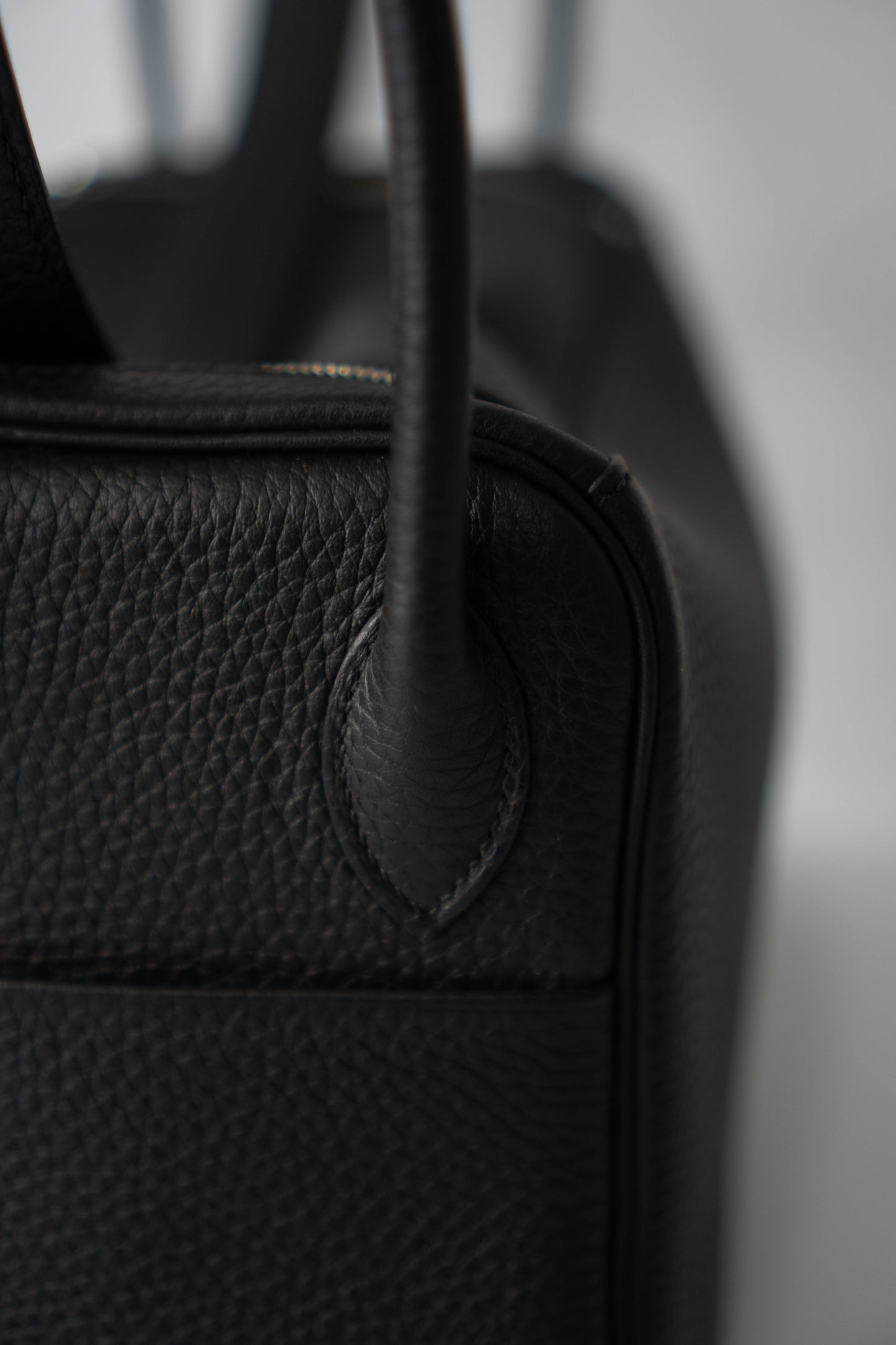Lind 26 – Noir Clemence with Palladium Hardware