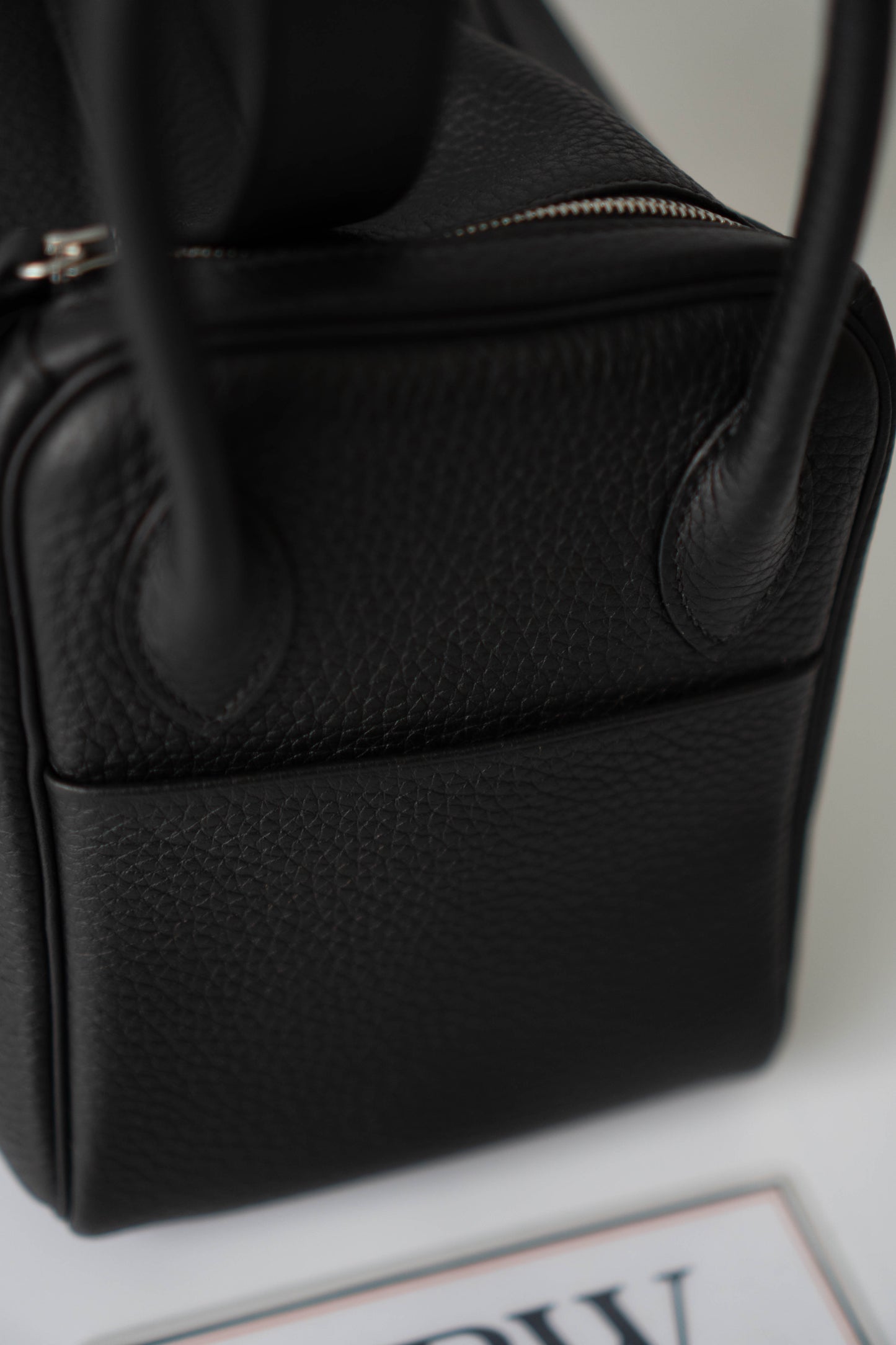 Lind 26 – Noir Clemence with Palladium Hardware