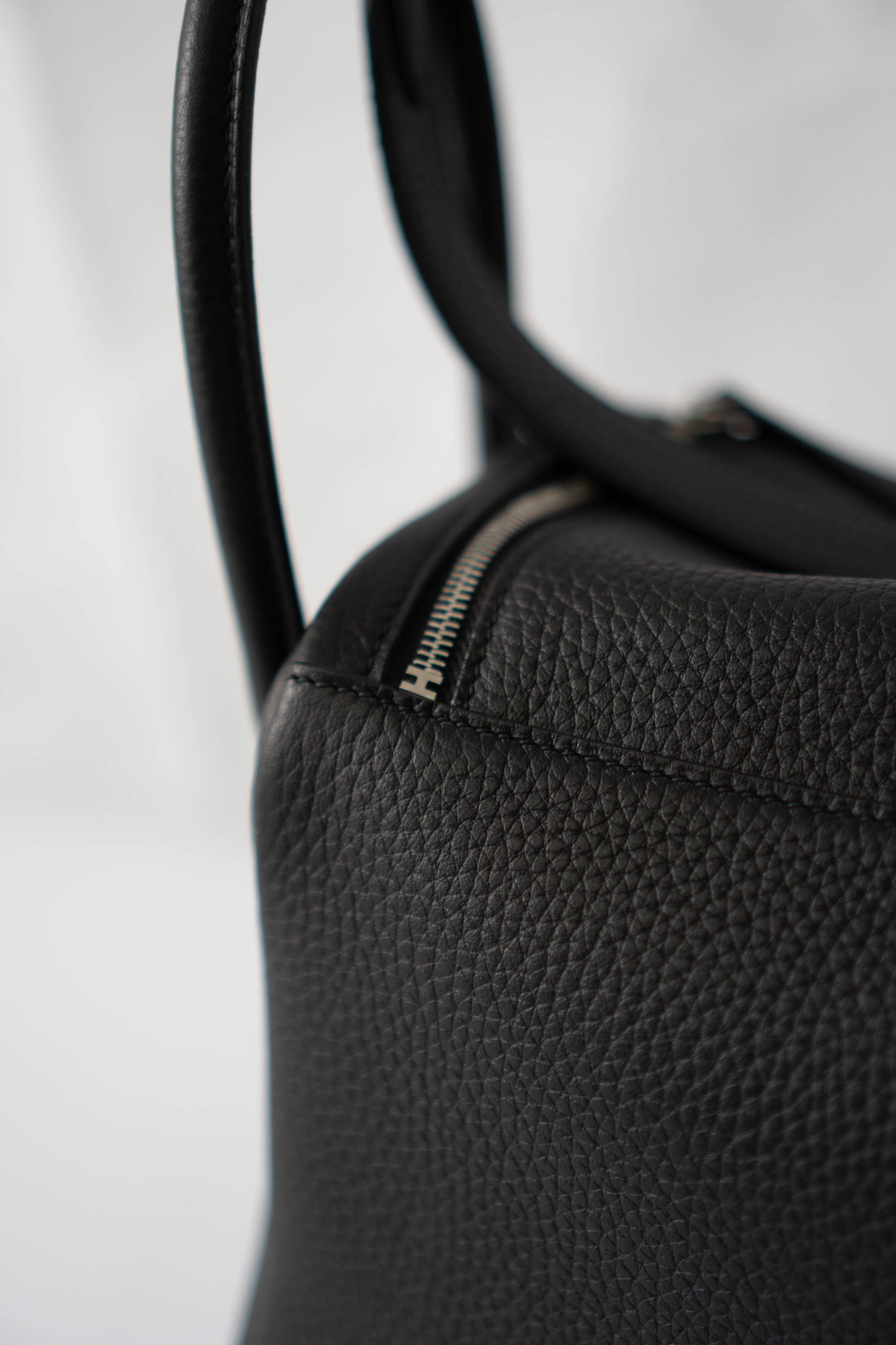 Lind 26 – Noir Clemence with Palladium Hardware
