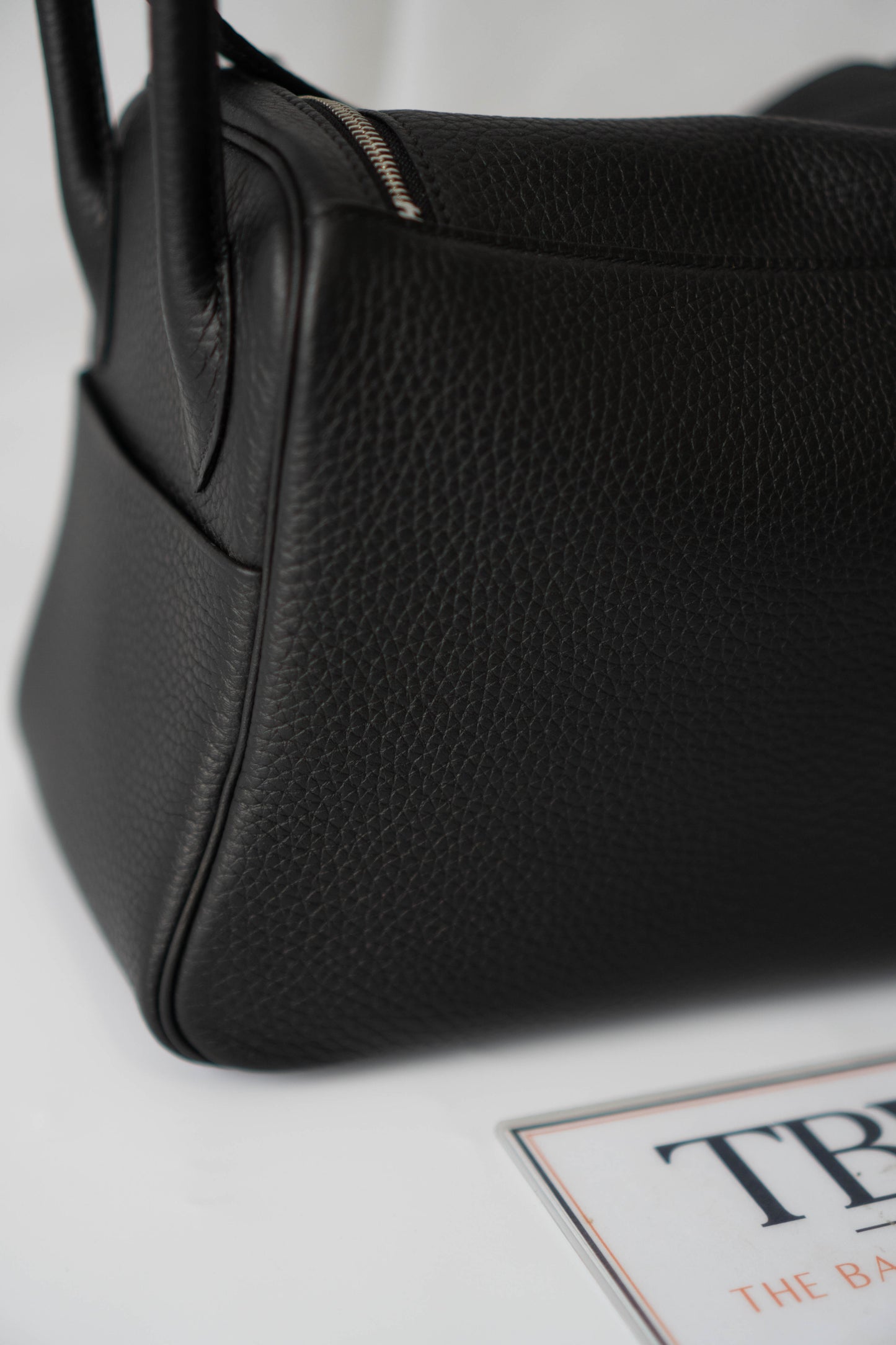 Lind 26 – Noir Clemence with Palladium Hardware