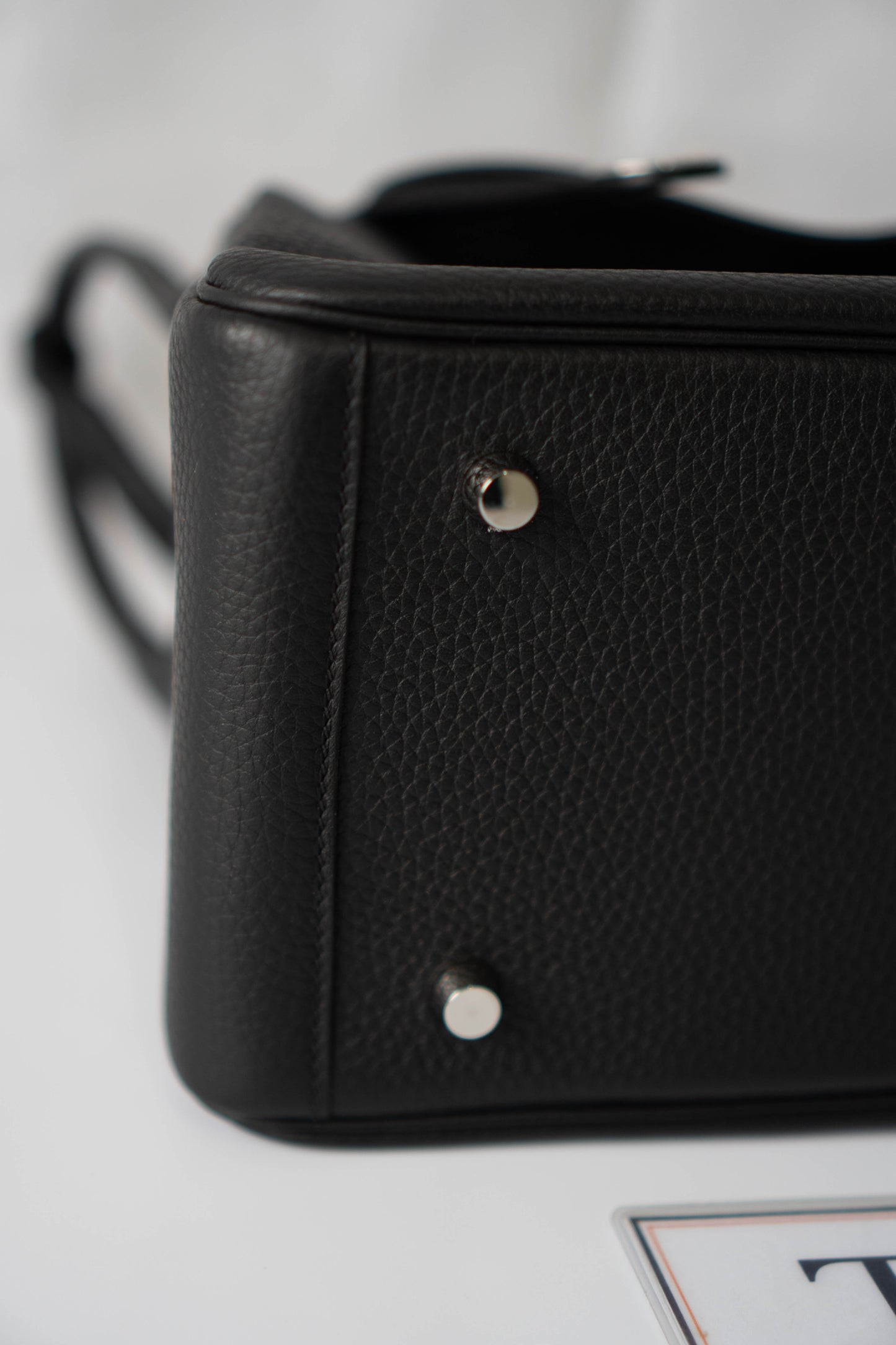 Lind 26 – Noir Clemence with Palladium Hardware