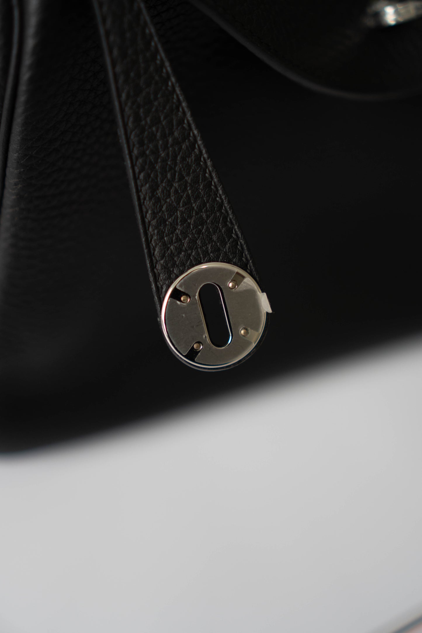 Lind 26 – Noir Clemence with Palladium Hardware