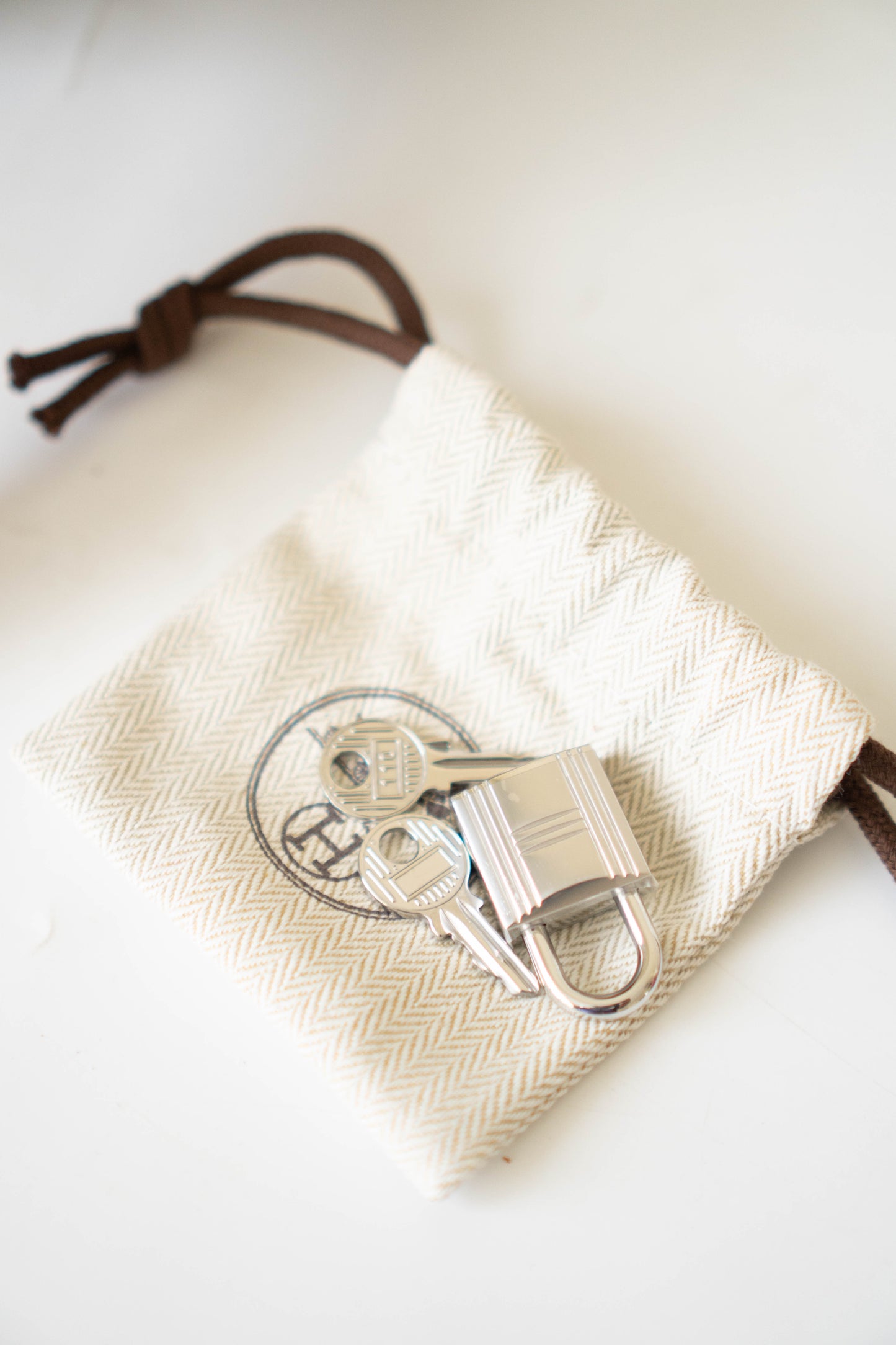 Pico 26 – Gold Clemence with Palladium Hardware