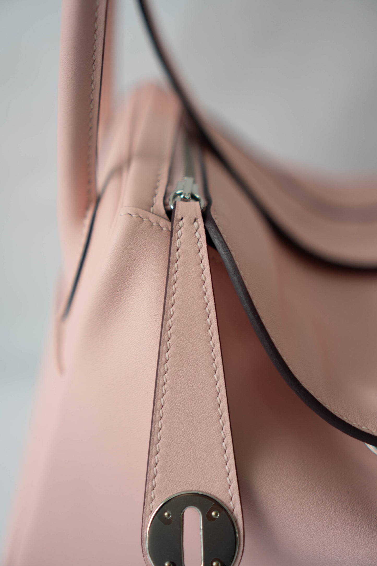 Lind 26 – Rose Sakura Swift with Palladium Hardware