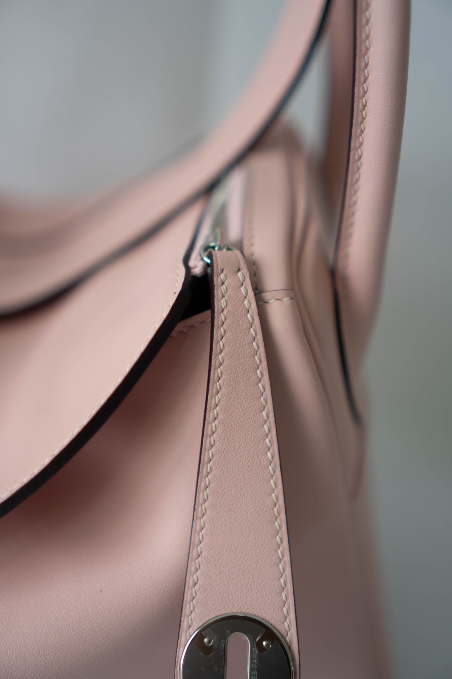 Lind 26 – Rose Sakura Swift with Palladium Hardware
