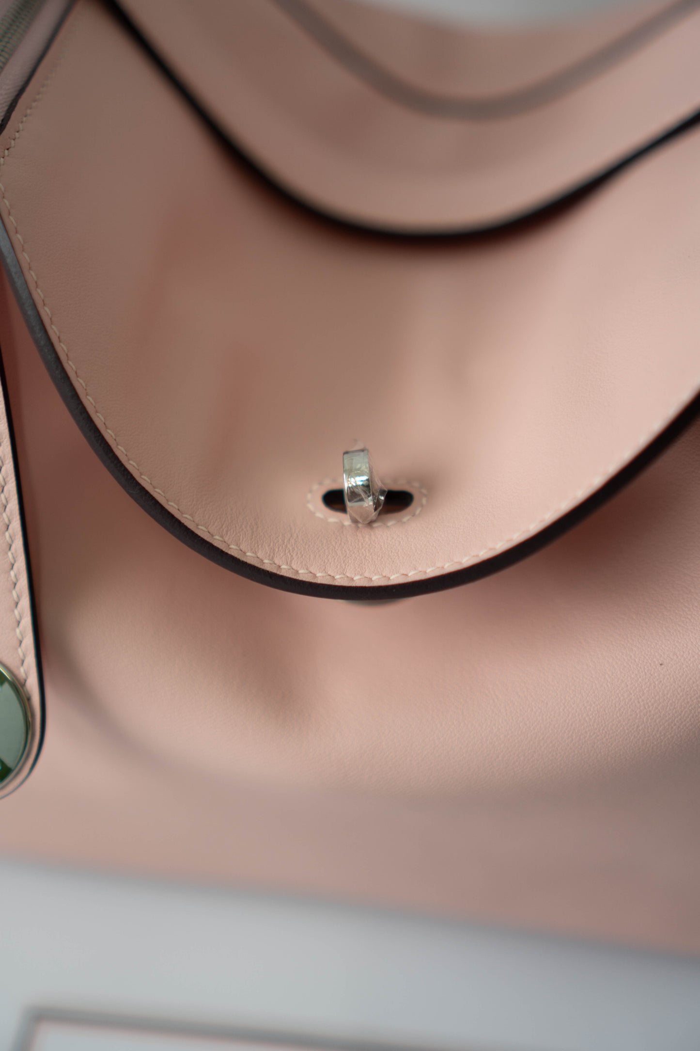 Lind 26 – Rose Sakura Swift with Palladium Hardware