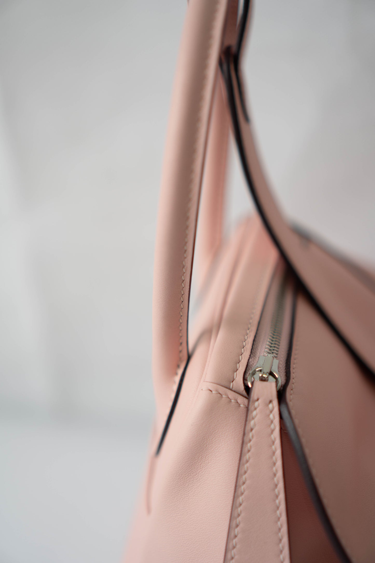 Lind 26 – Rose Sakura Swift with Palladium Hardware