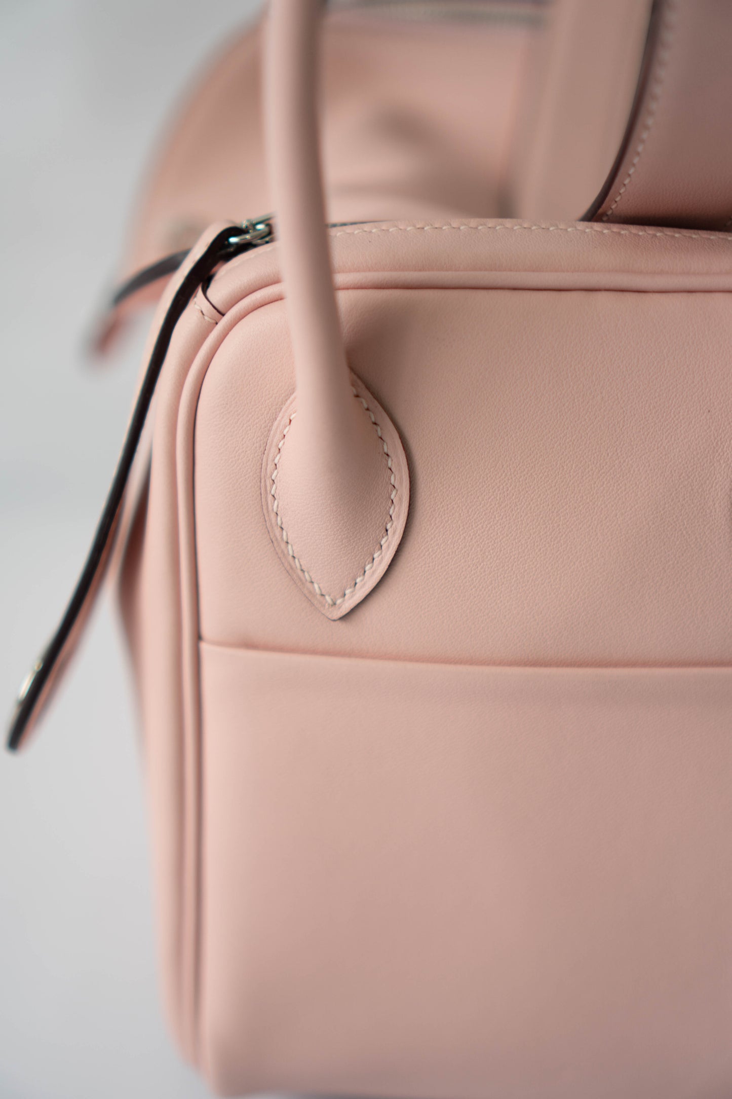 Lind 26 – Rose Sakura Swift with Palladium Hardware