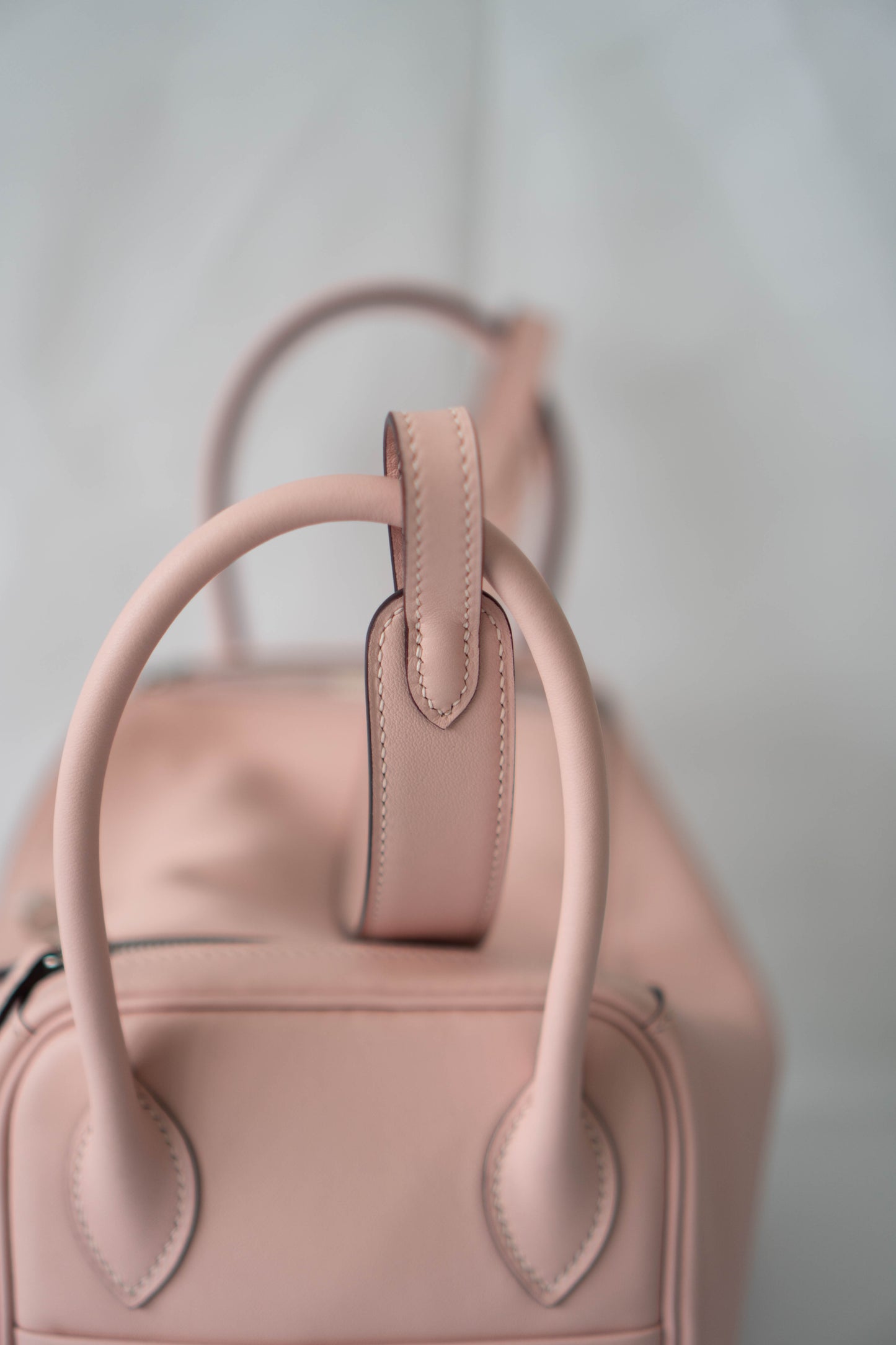 Lind 26 – Rose Sakura Swift with Palladium Hardware