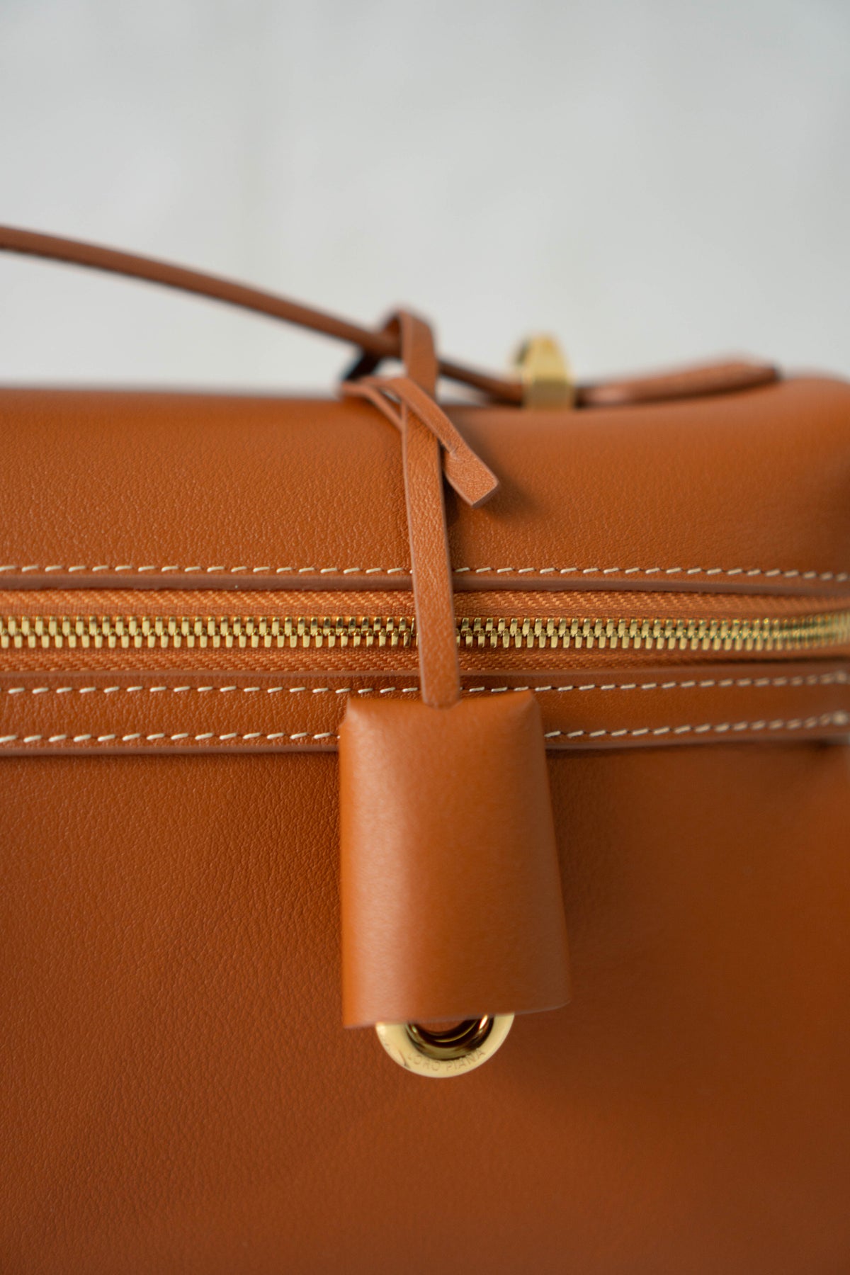 Extra Pocket L27 Pouch – Warm Tan Calfskin