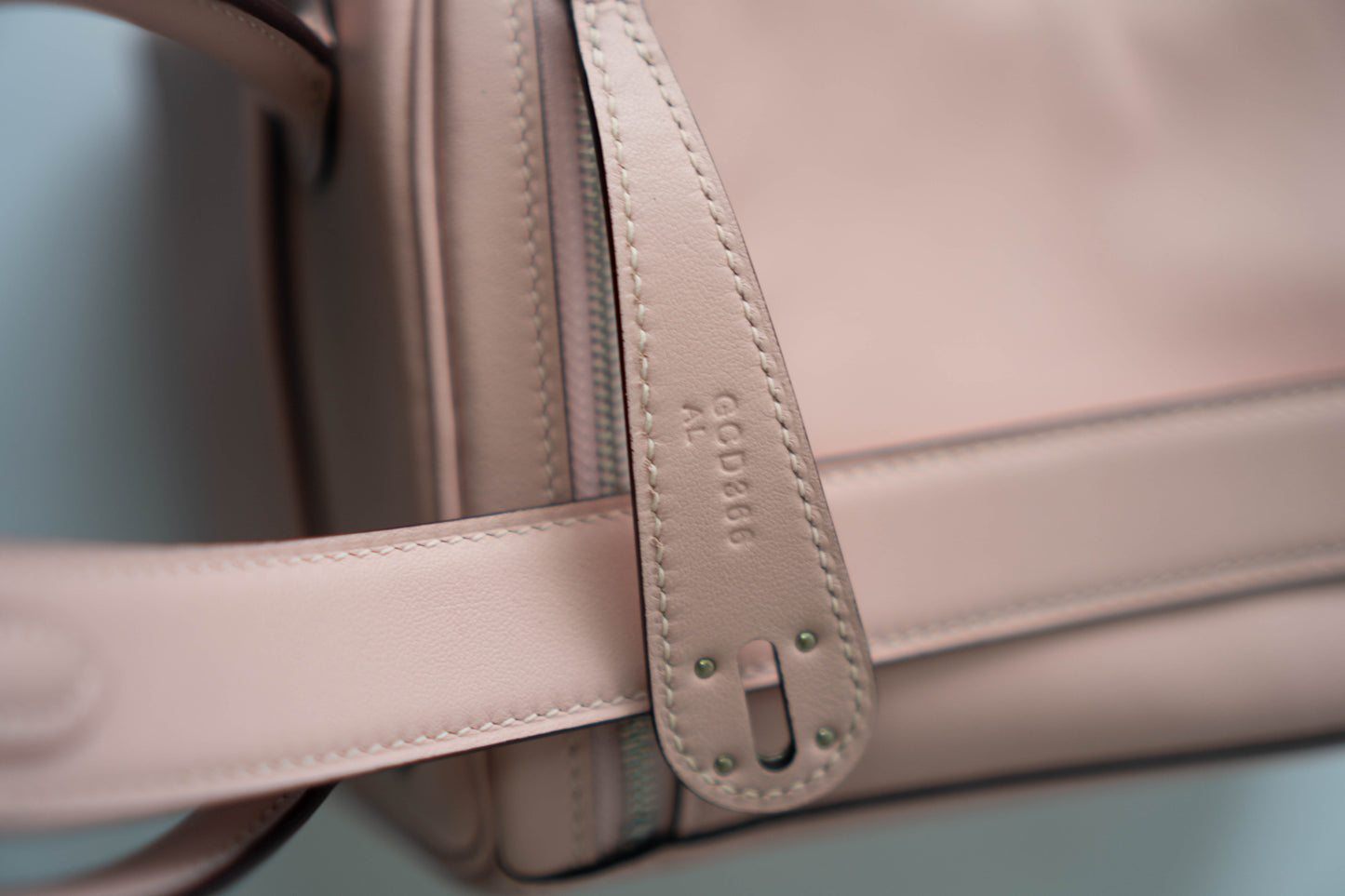 Lind 26 – Rose Sakura Swift with Palladium Hardware