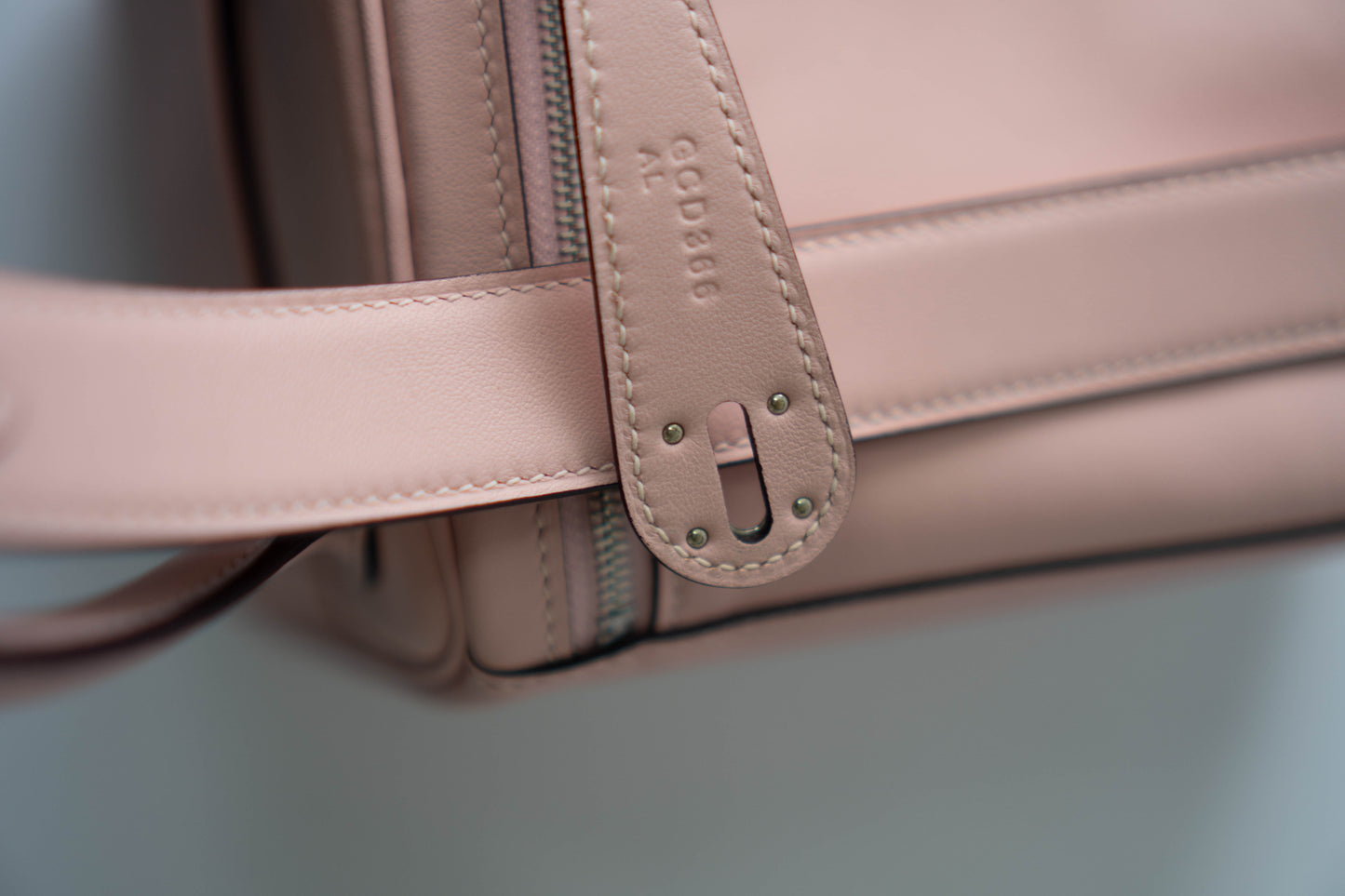 Lind 26 – Rose Sakura Swift with Palladium Hardware