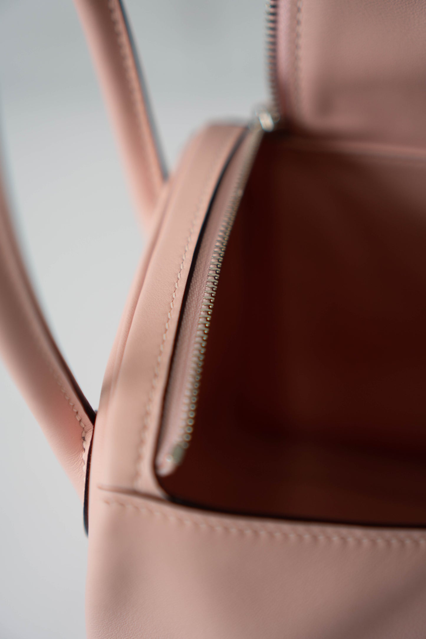 Lind 26 – Rose Sakura Swift with Palladium Hardware