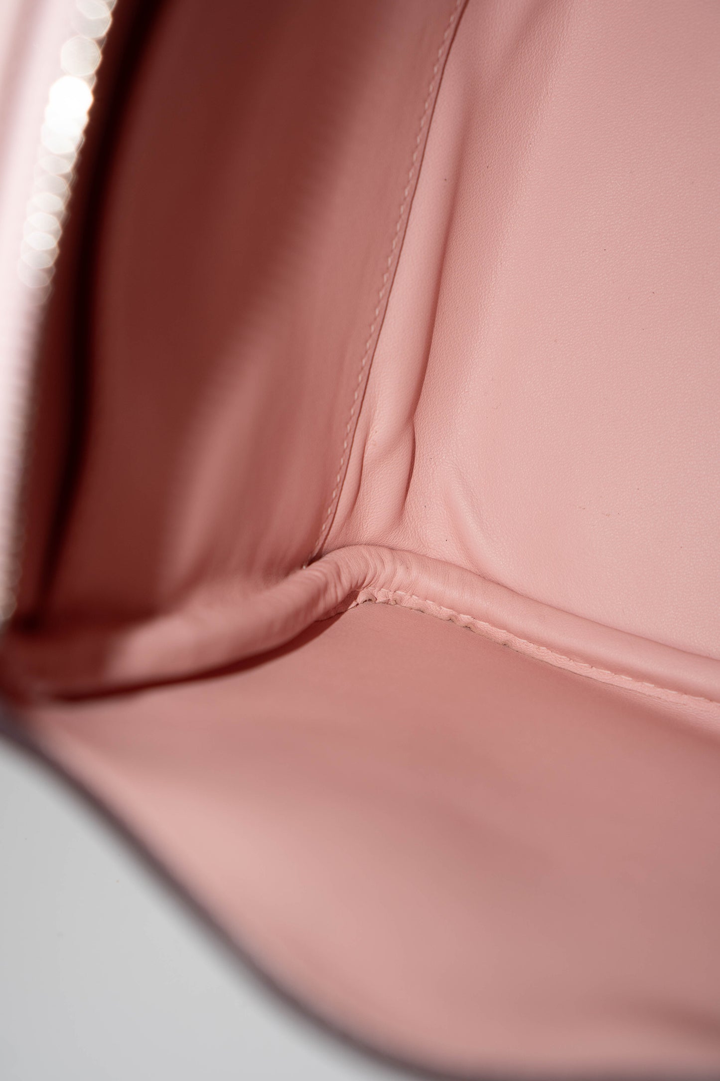 Lind 26 – Rose Sakura Swift with Palladium Hardware
