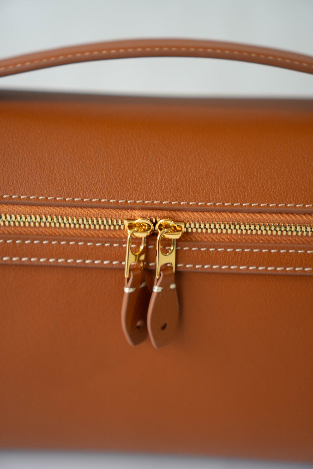 Extra Pocket L27 Pouch – Warm Tan Calfskin