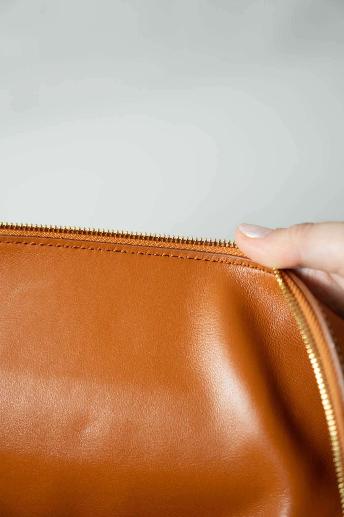 Extra Pocket L27 Pouch – Warm Tan Calfskin