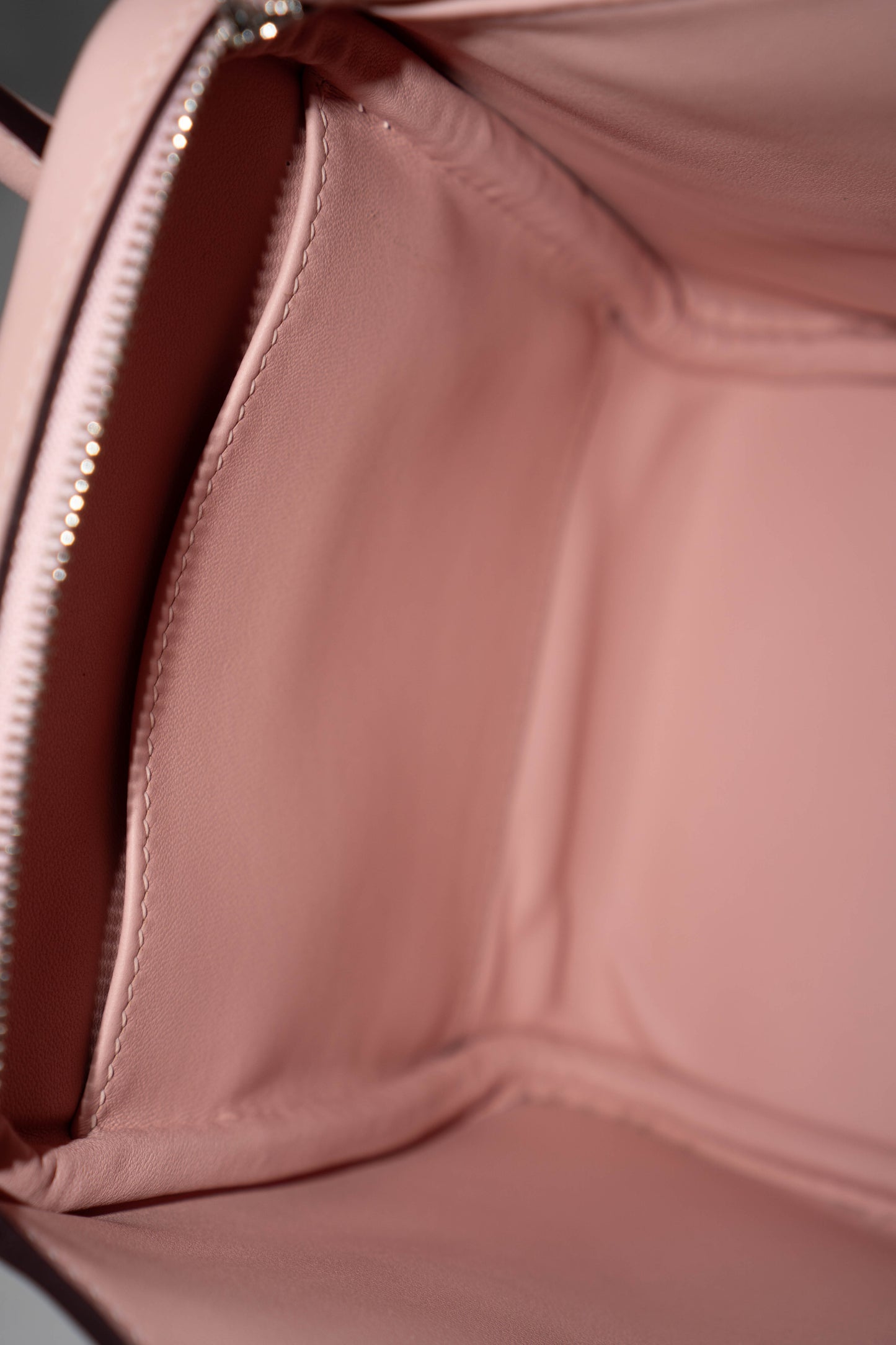 Lind 26 – Rose Sakura Swift with Palladium Hardware