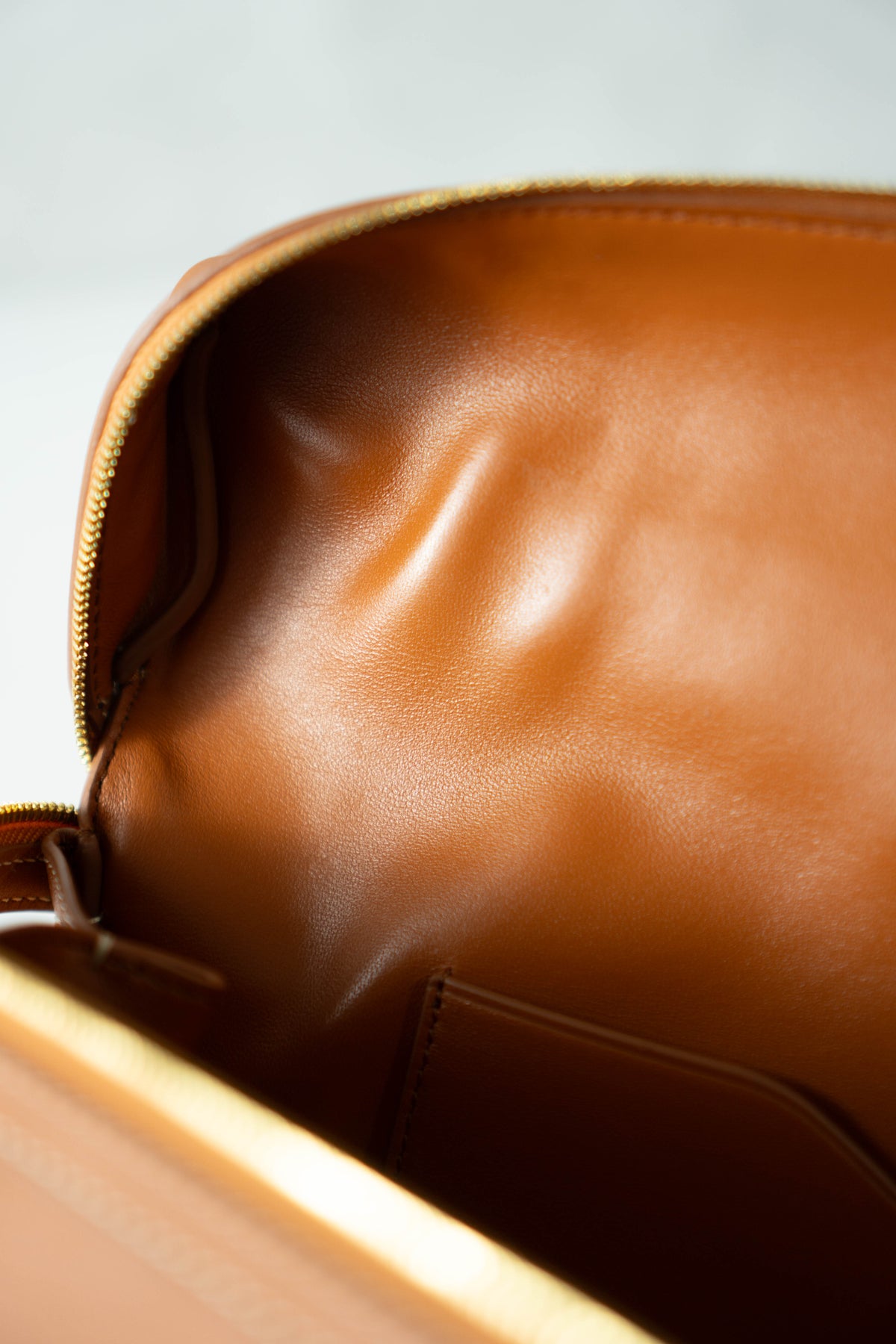 Extra Pocket L27 Pouch – Warm Tan Calfskin